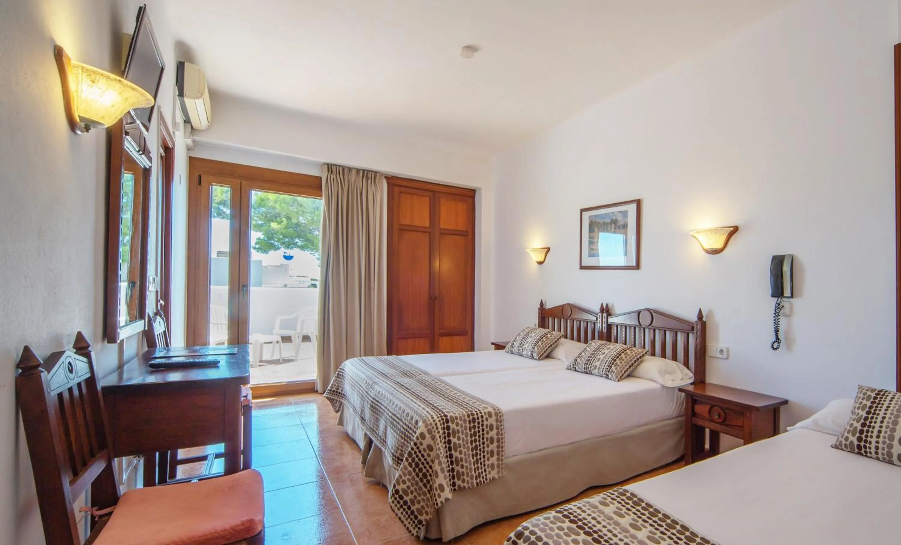 Bed in Hotel Ses Puntetes