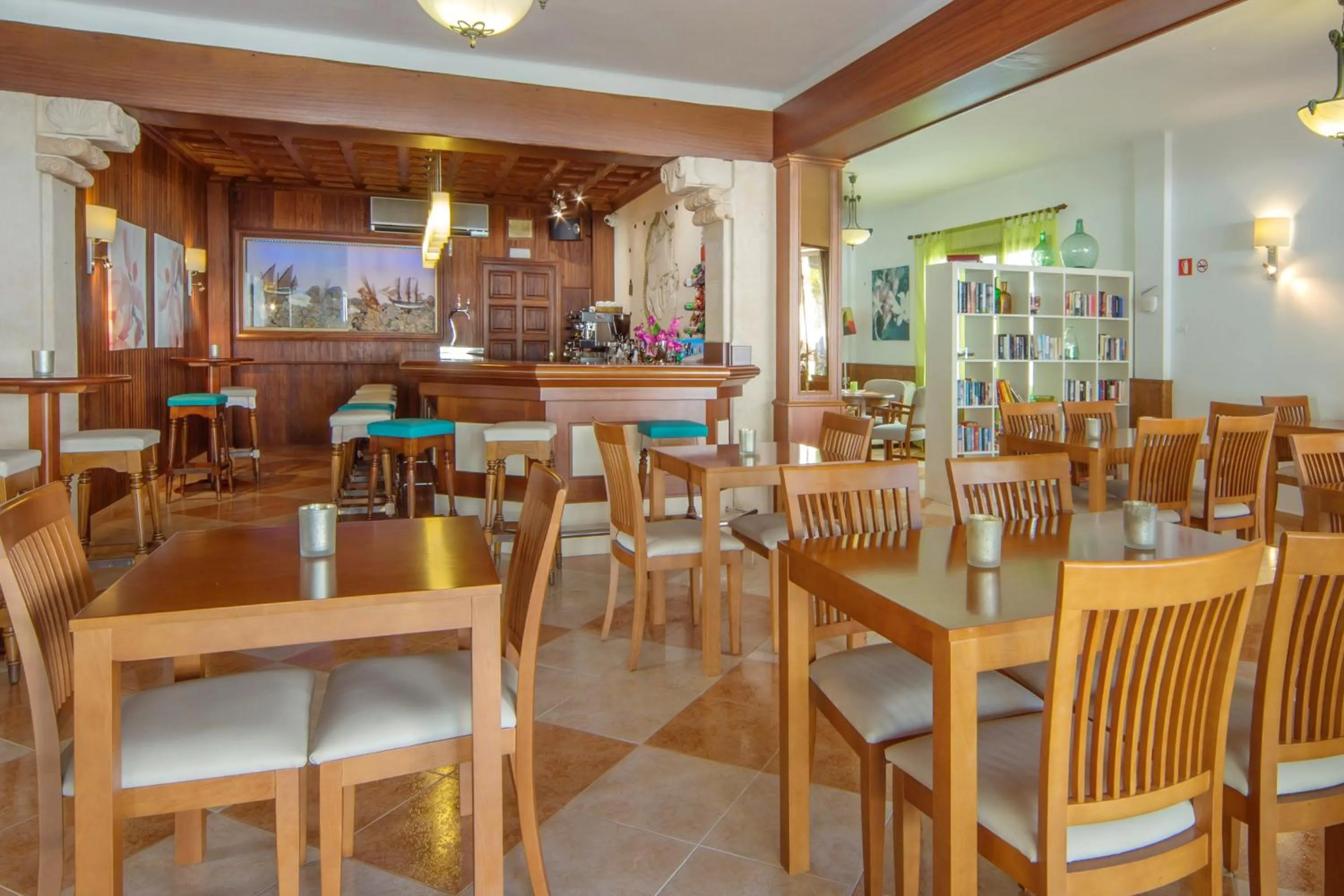 Restaurant/places to eat in Hotel Ses Puntetes