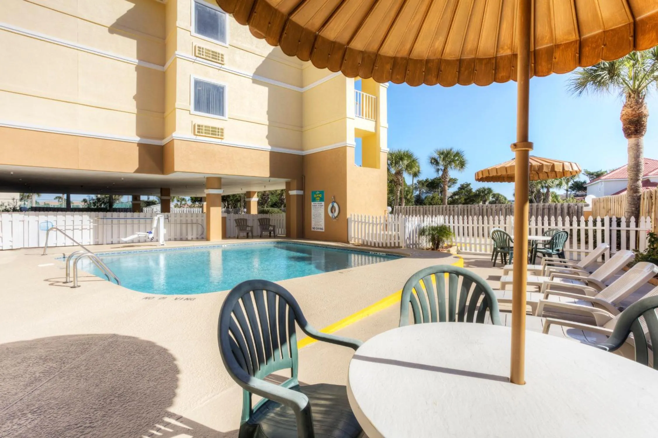 Property building in St. Augustine Island Inn