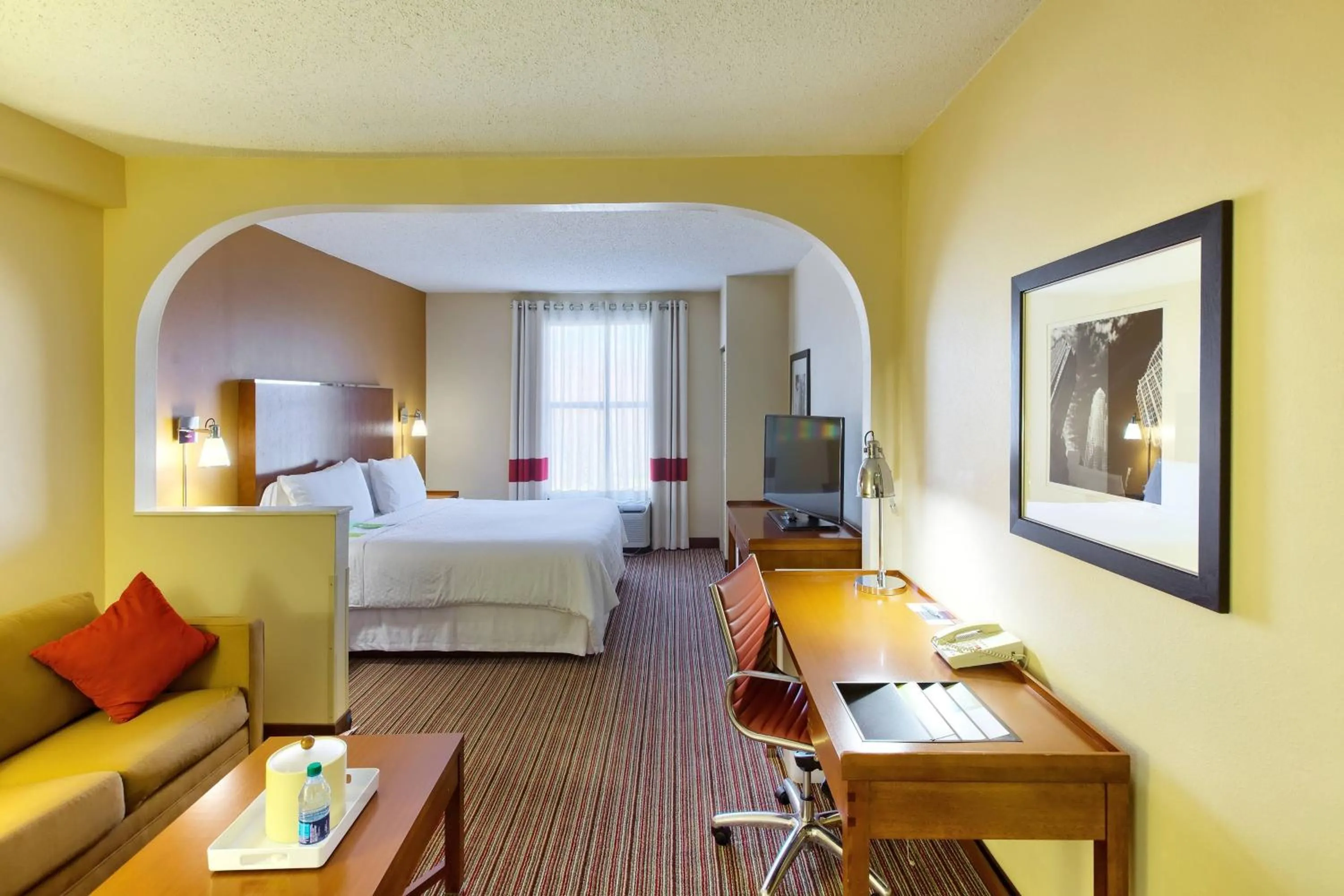 Bedroom, Bed in Four Points by Sheraton Charlotte/Pineville