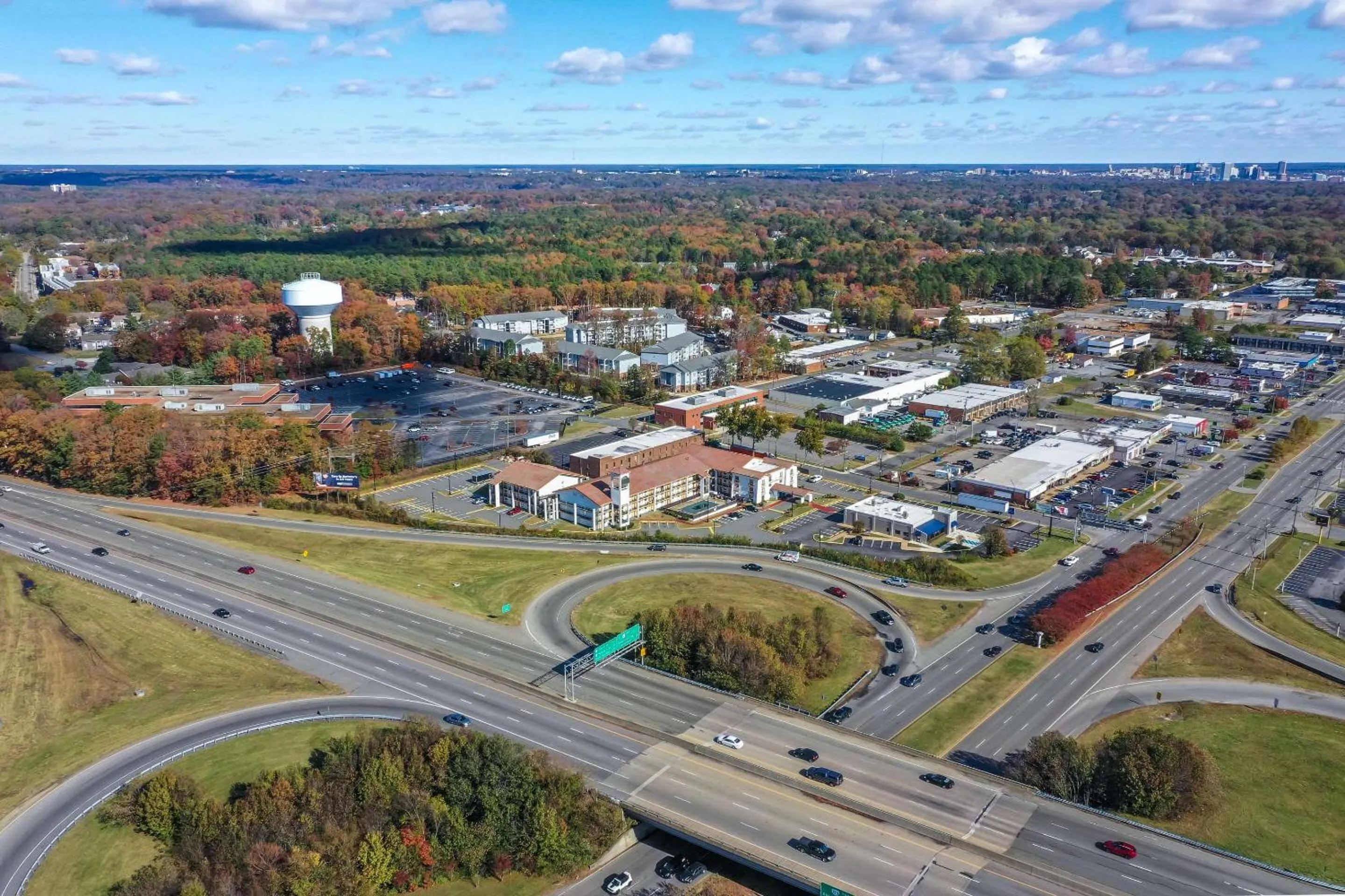 Property building in Days Inn by Wyndham Richmond/South