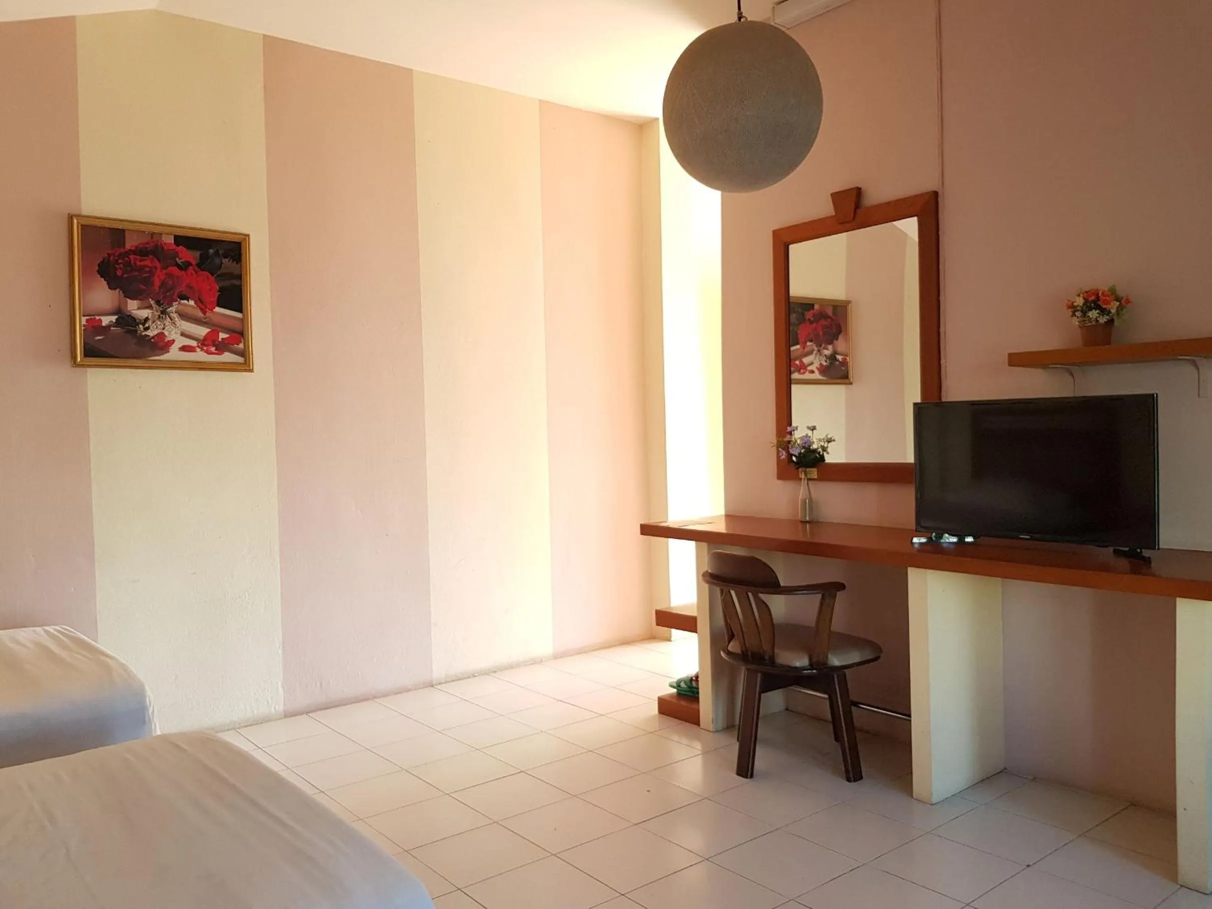 Living room, Bed in Casa Holiday Hotel SHA