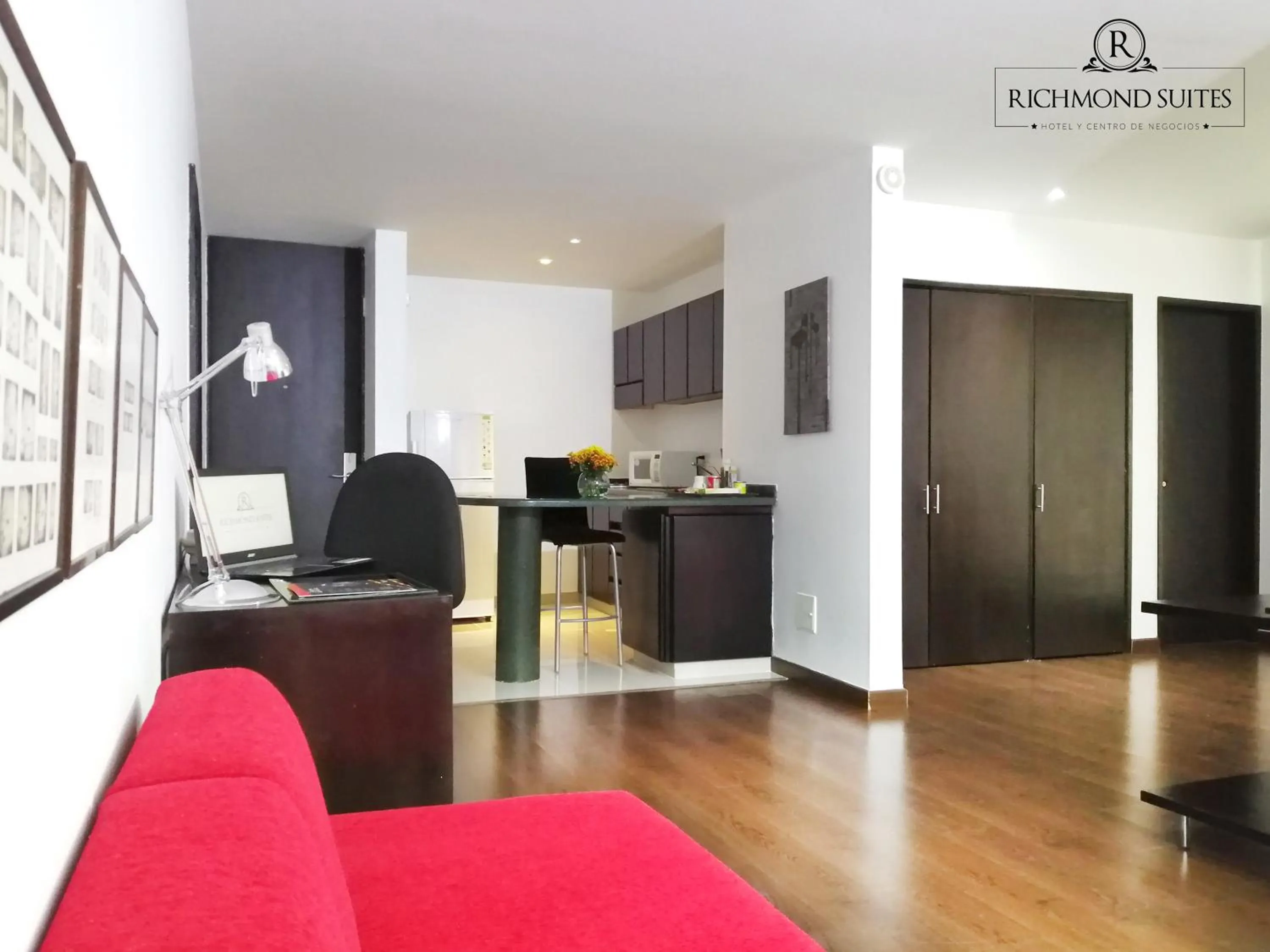 Decorative detail in Richmond Suites Hotel