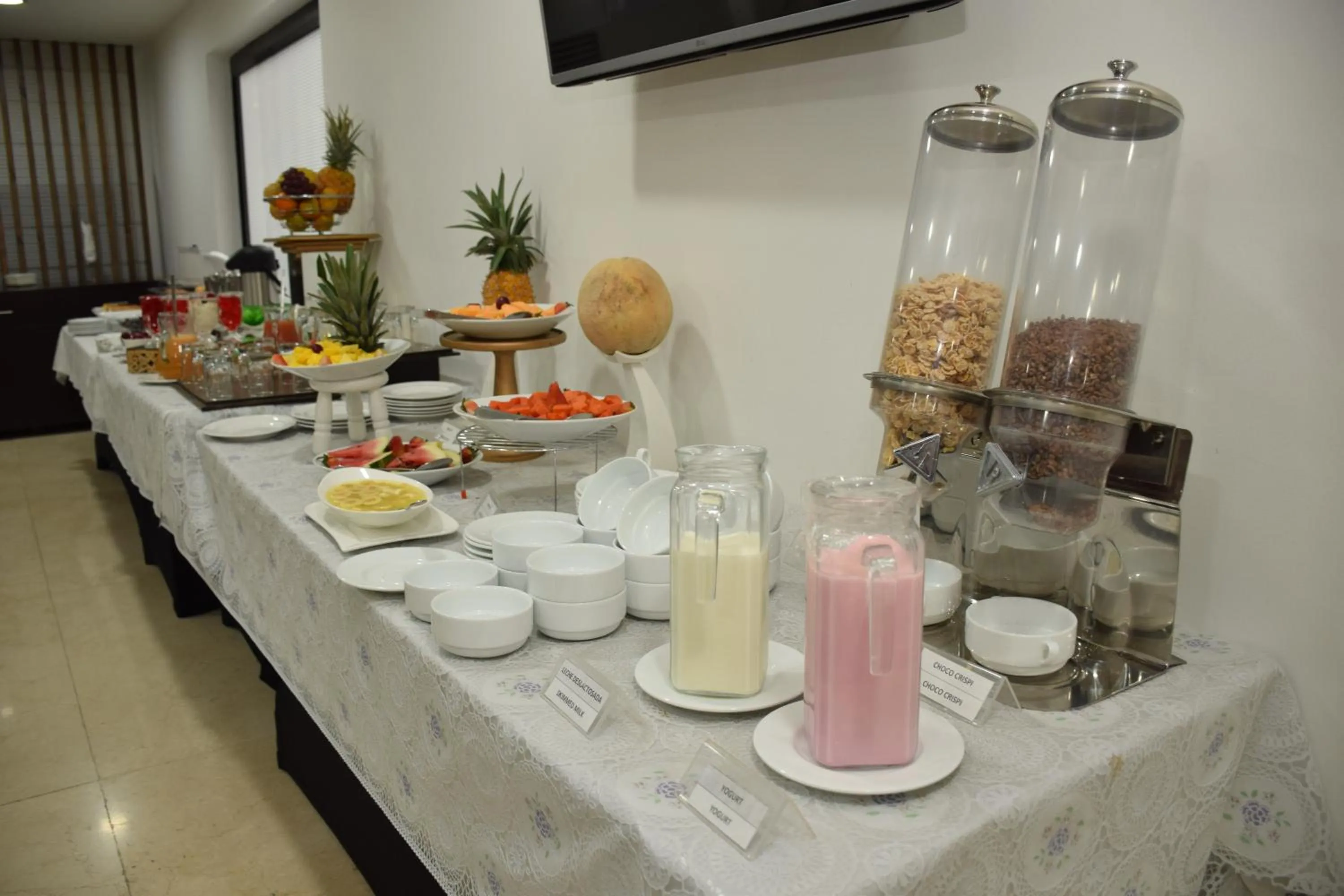 Breakfast in Richmond Suites Hotel