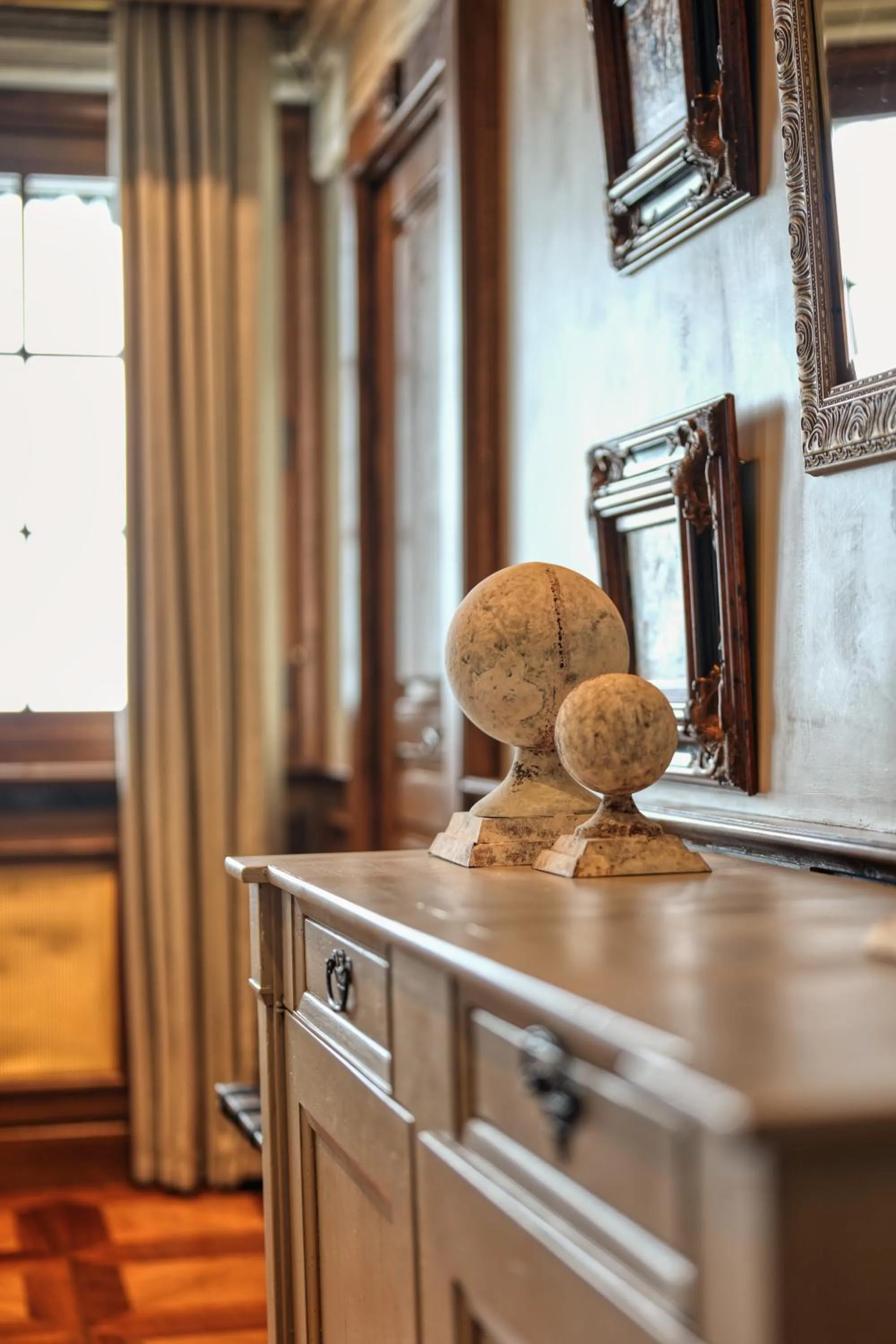 Decorative detail in Le Saint Joseph