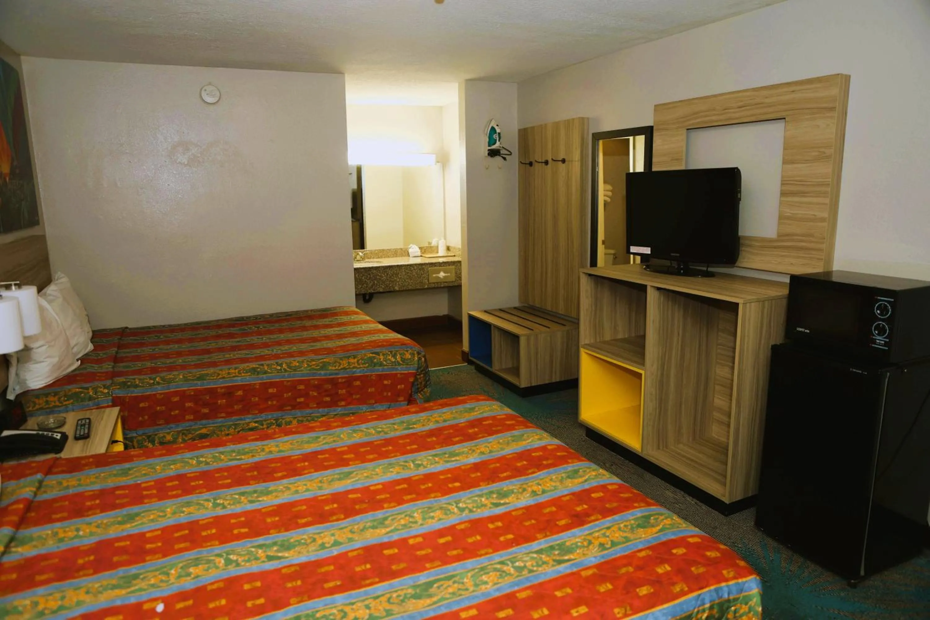 Photo of the whole room, Bed in Days Inn by Wyndham East Albuquerque
