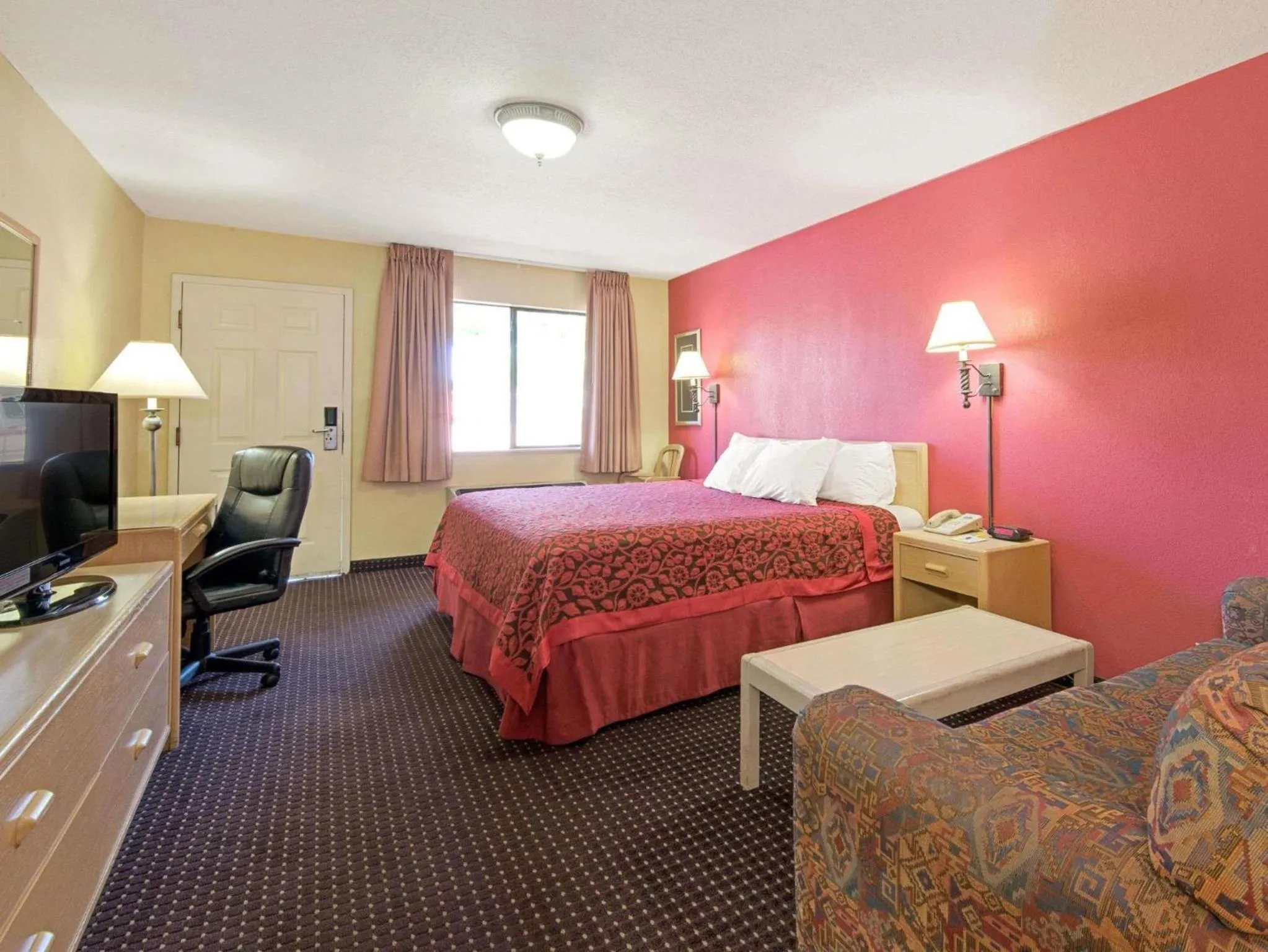 Photo of the whole room, Bed in Days Inn by Wyndham East Albuquerque