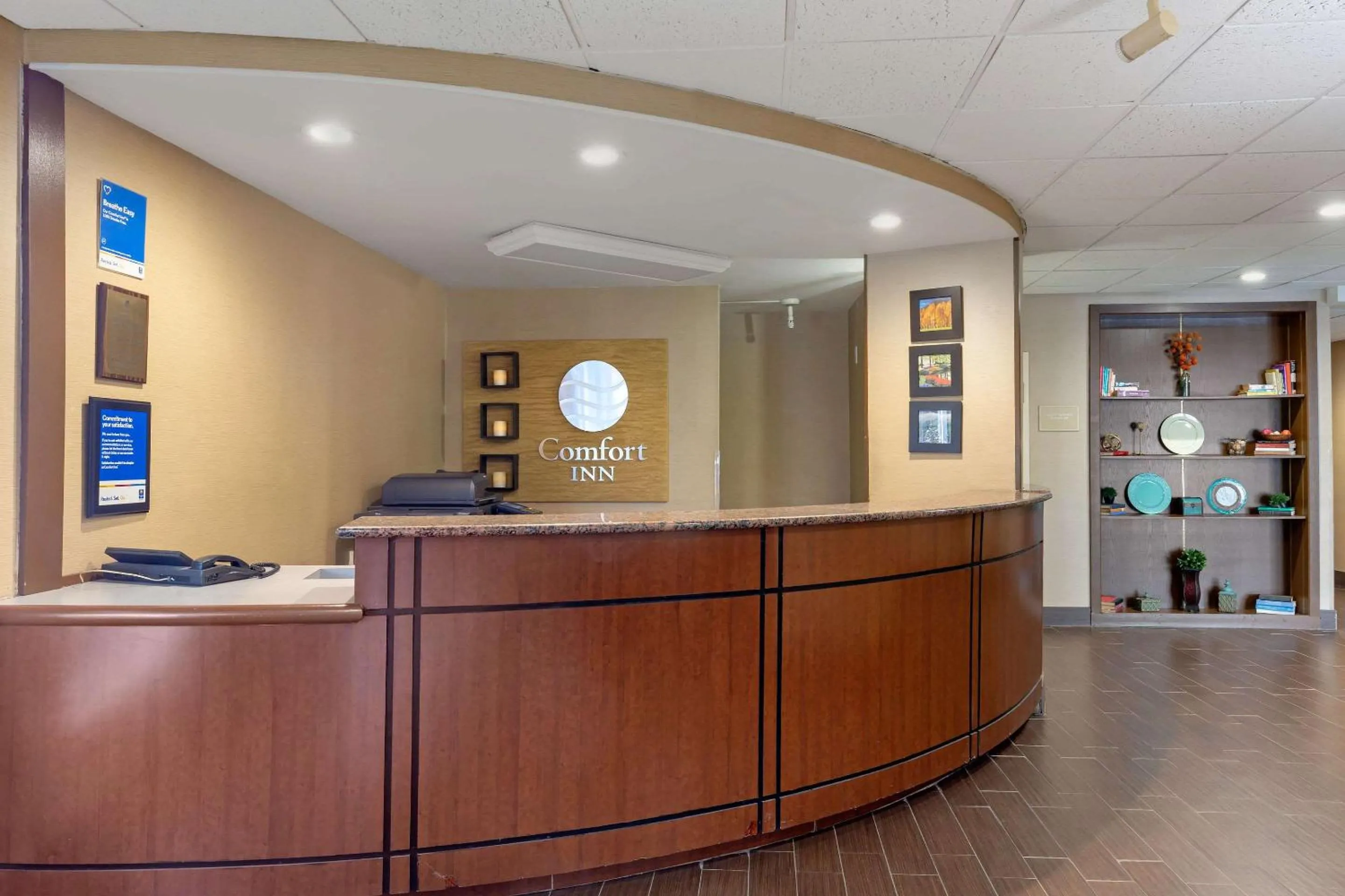 Lobby or reception in Comfort Inn Rutland - Killington