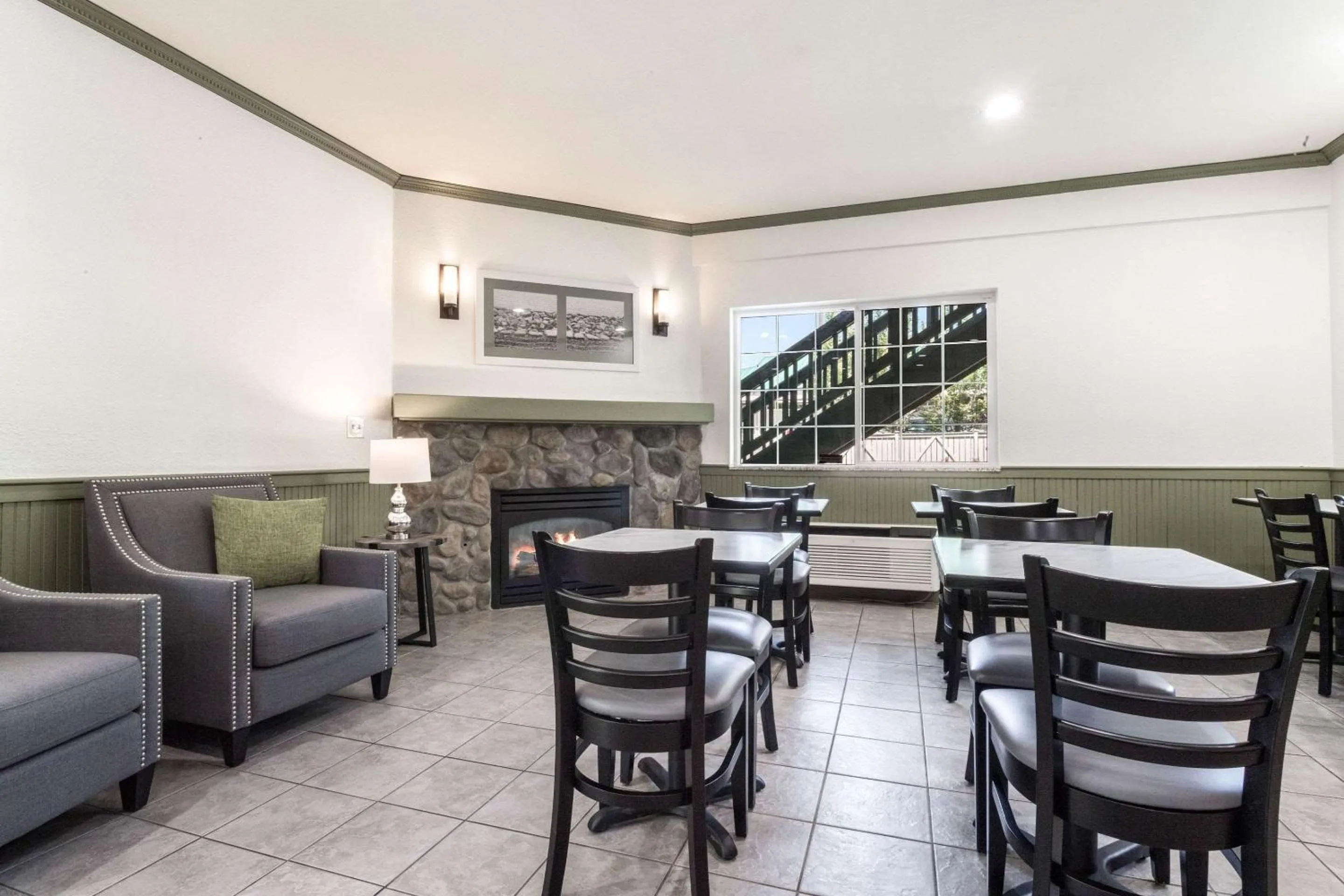 Lobby or reception in Quality Inn & Suites Bainbridge Island