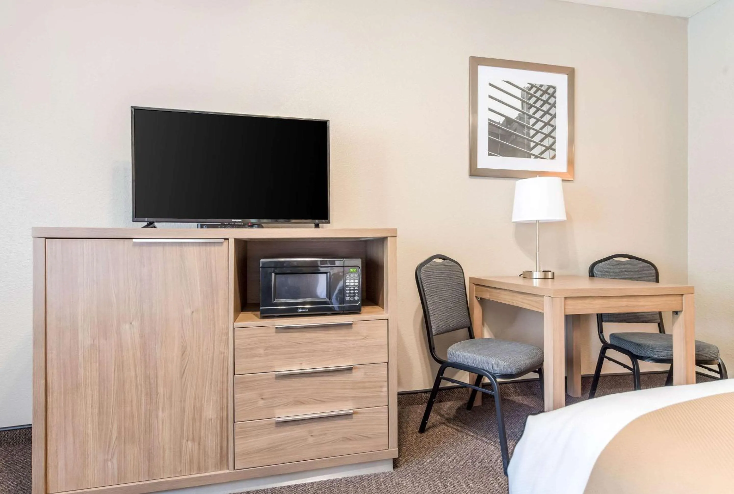 Photo of the whole room in Quality Inn & Suites Bainbridge Island