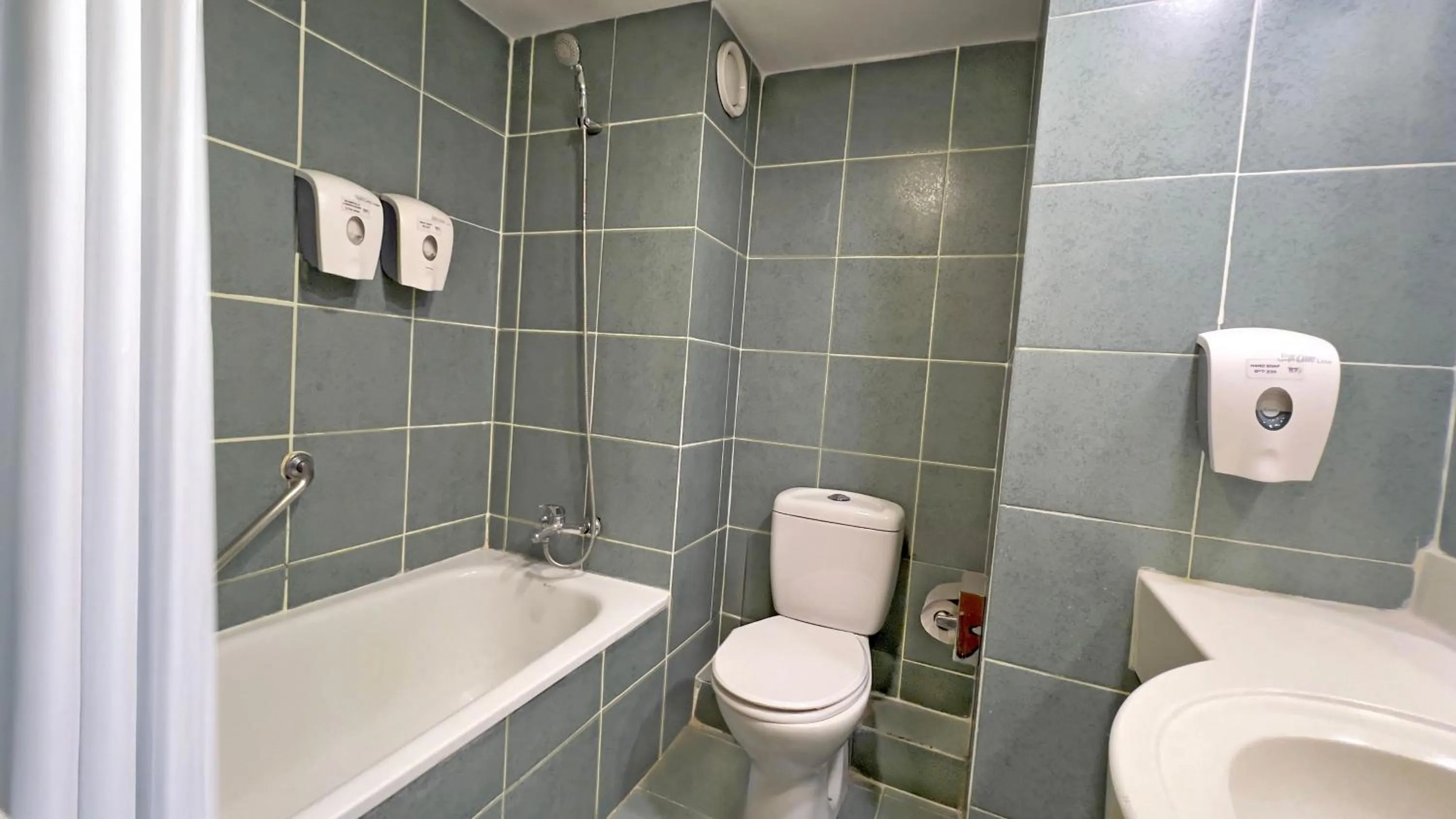 Toilet in Caesar Premier Jerusalem Hotel