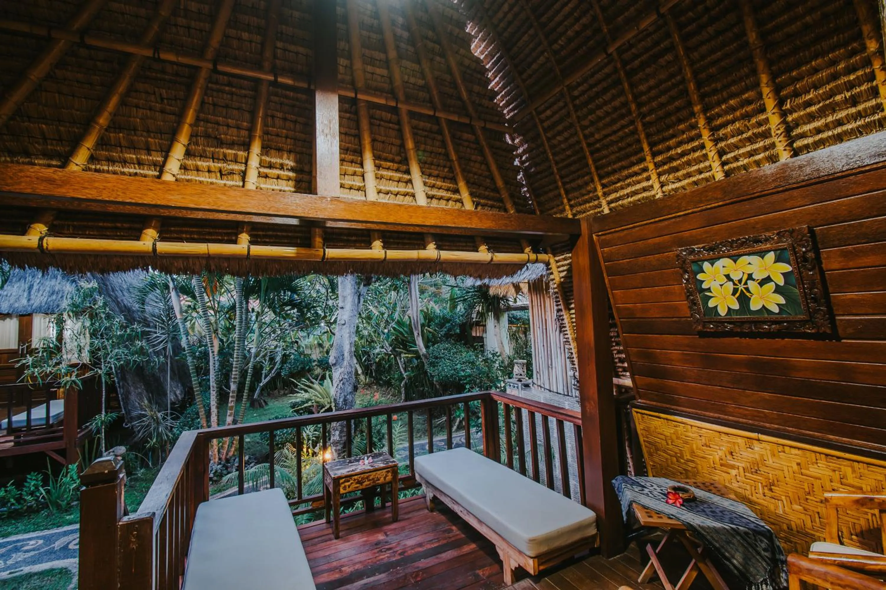 Alam Nusa Bungalow Huts & Spa