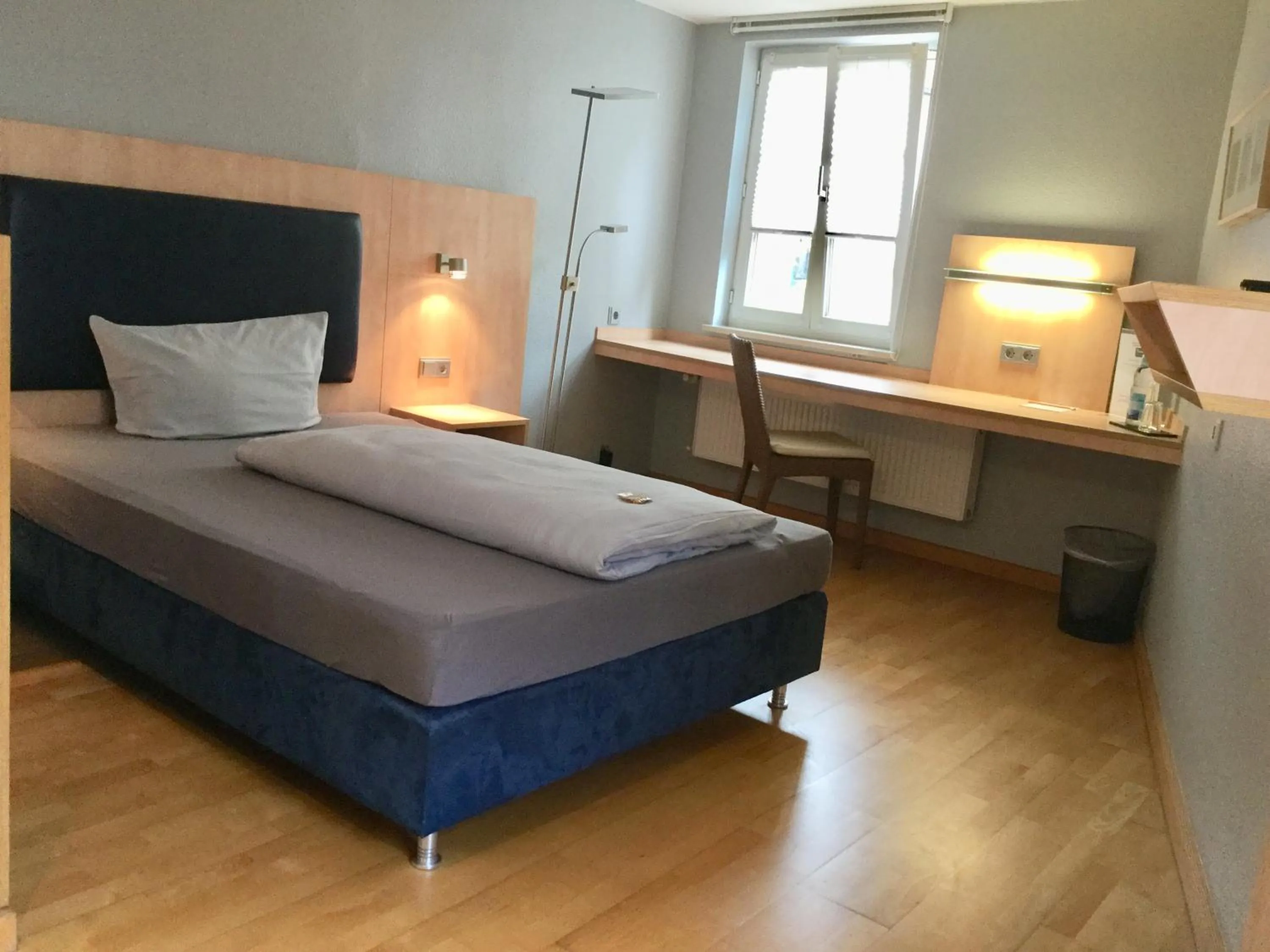 Photo of the whole room, Bed in Badischer Hof