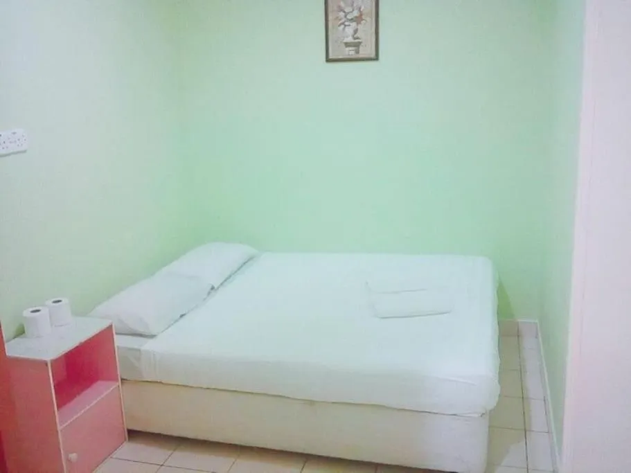 Bed in Borneo Gaya Lodge