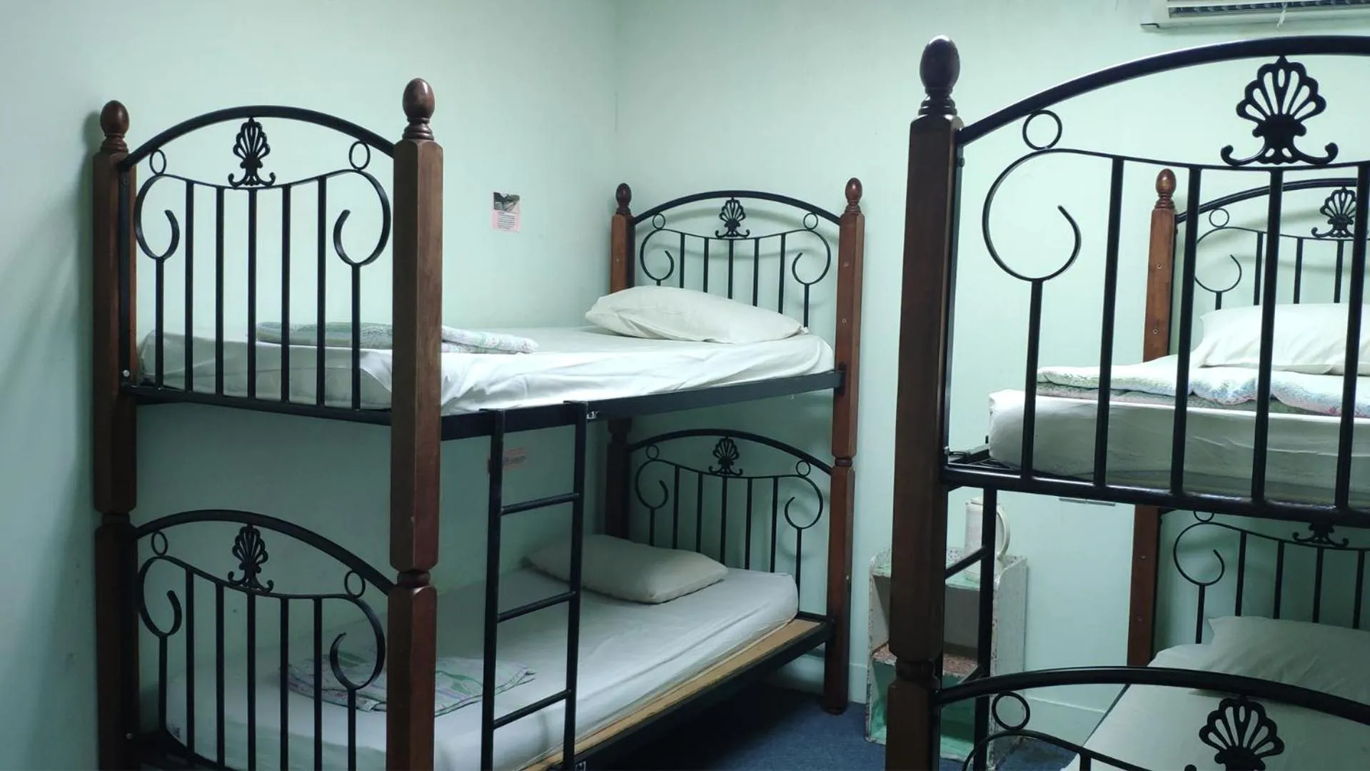 Bed in Borneo Gaya Lodge