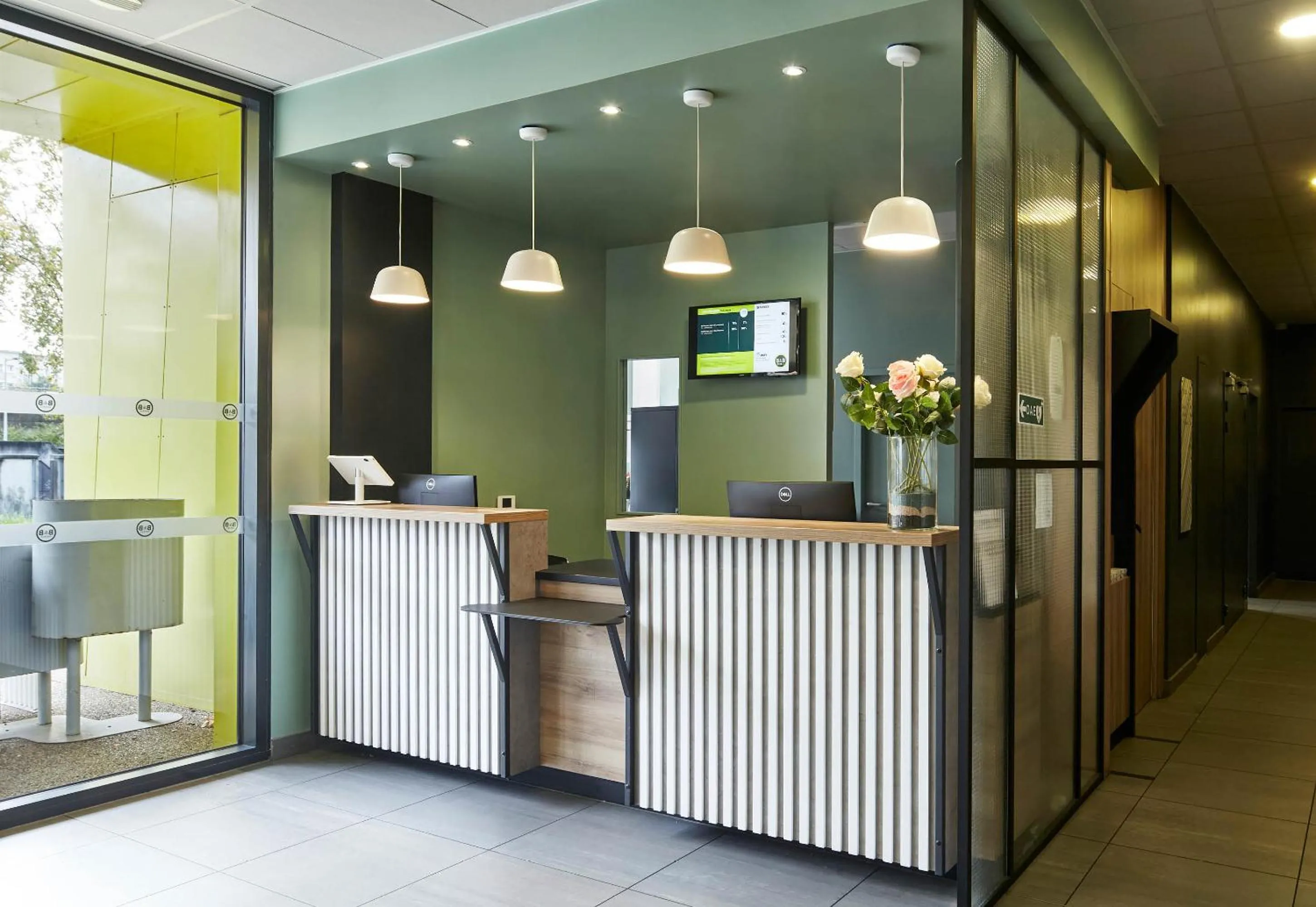 Lobby or reception in B&B HOTEL NANTERRE Rueil-Malmaison