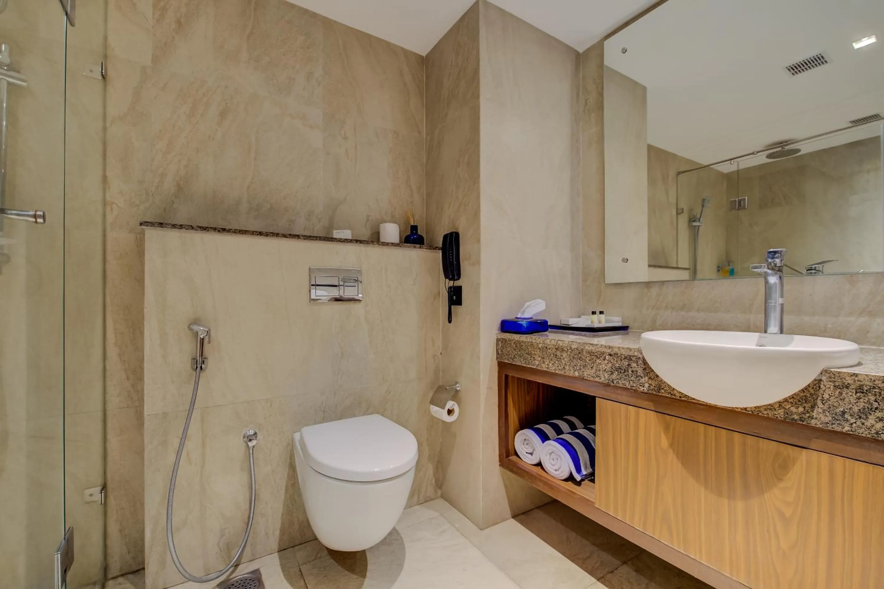 Bathroom in Radisson Blu Resort Temple Bay Mamallapuram