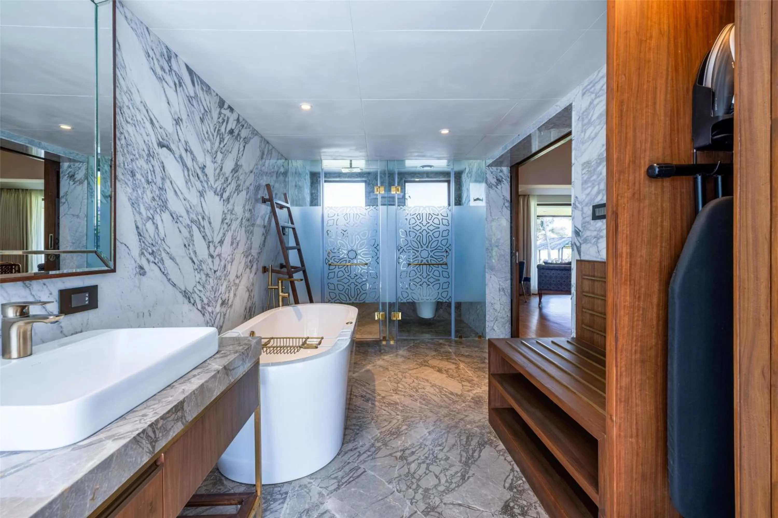 Bathroom in Radisson Blu Resort Temple Bay Mamallapuram