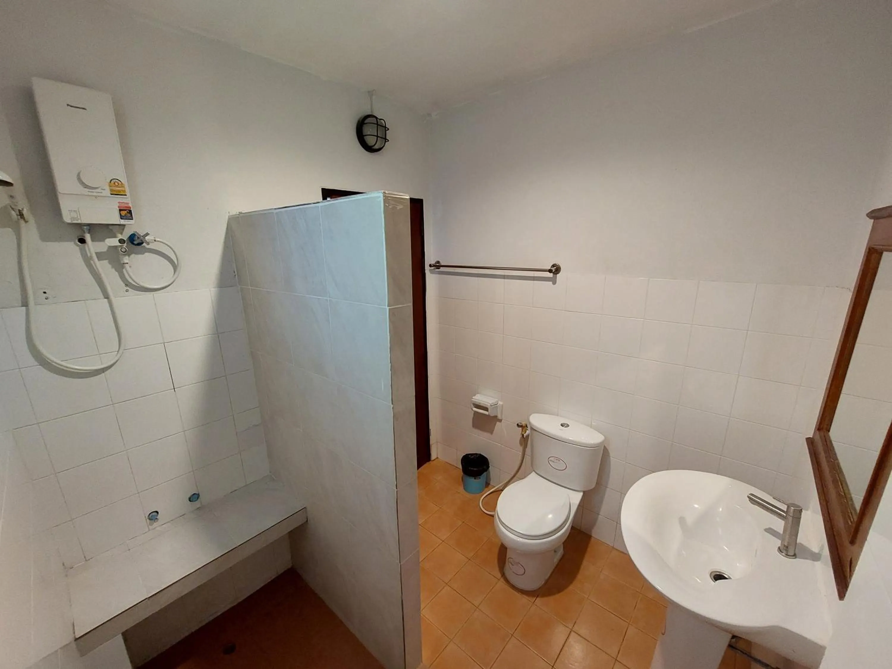 Shower in Fullmoon House Samui