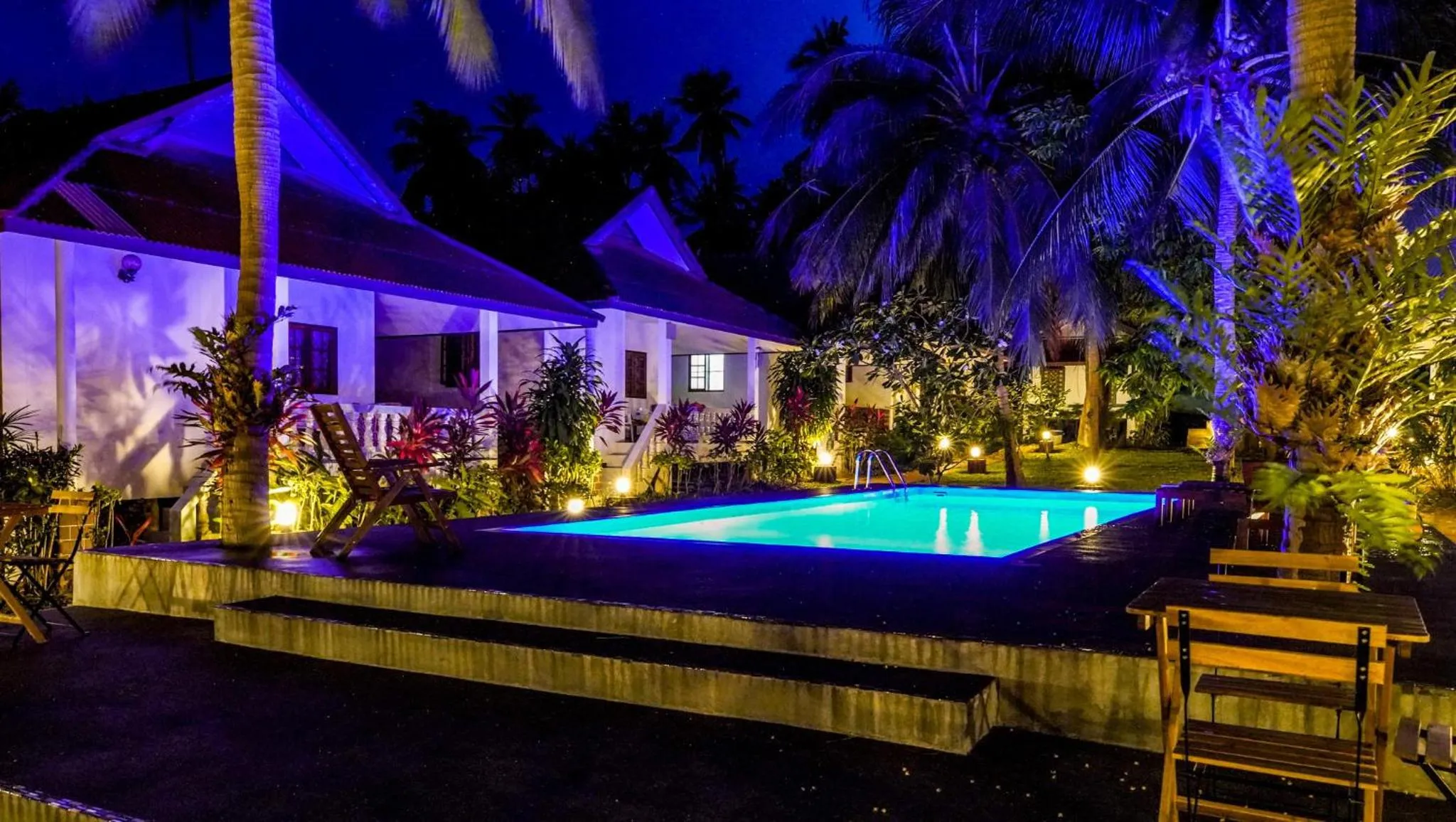 Night in Fullmoon House Samui