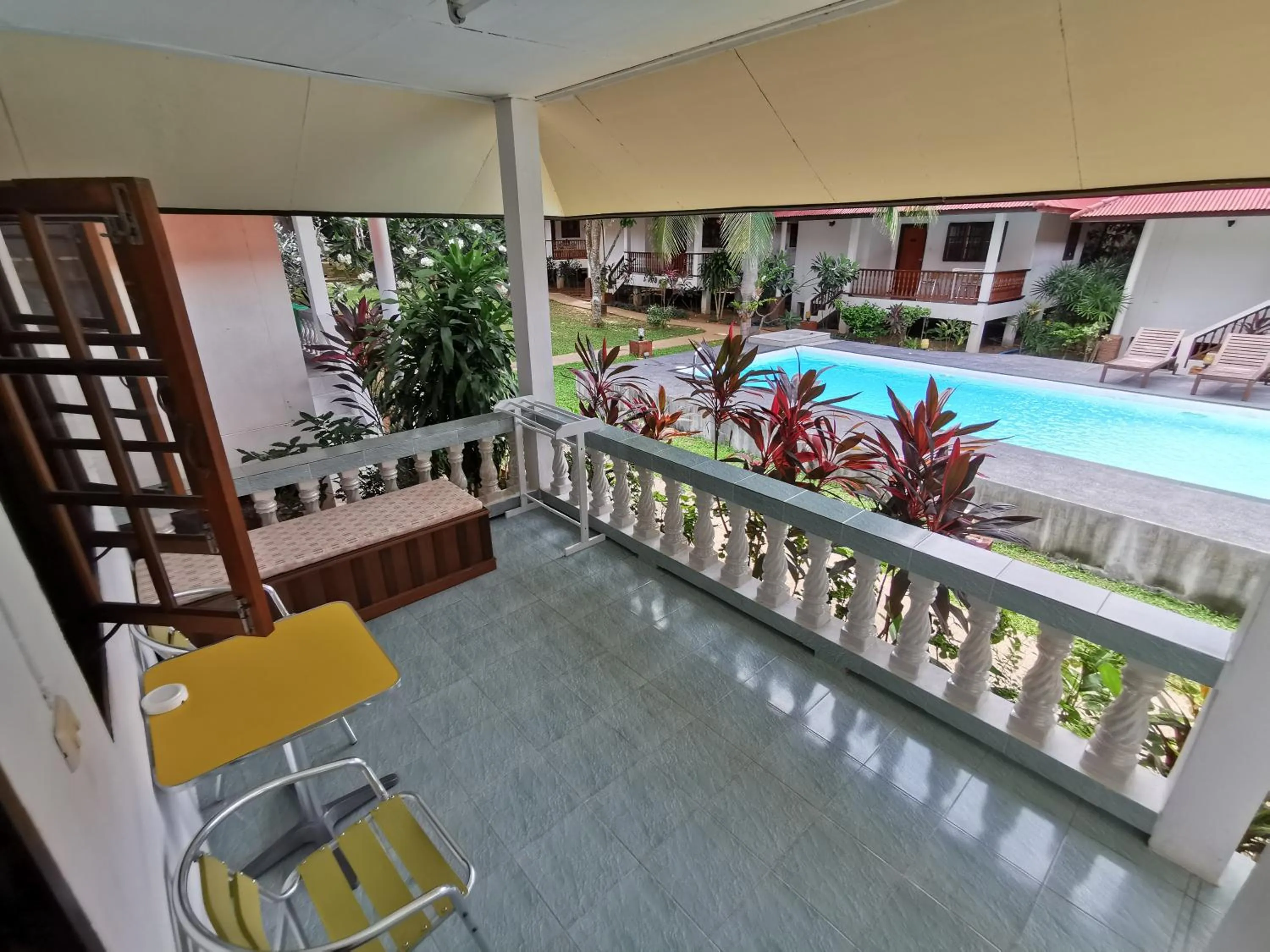 Day in Fullmoon House Samui