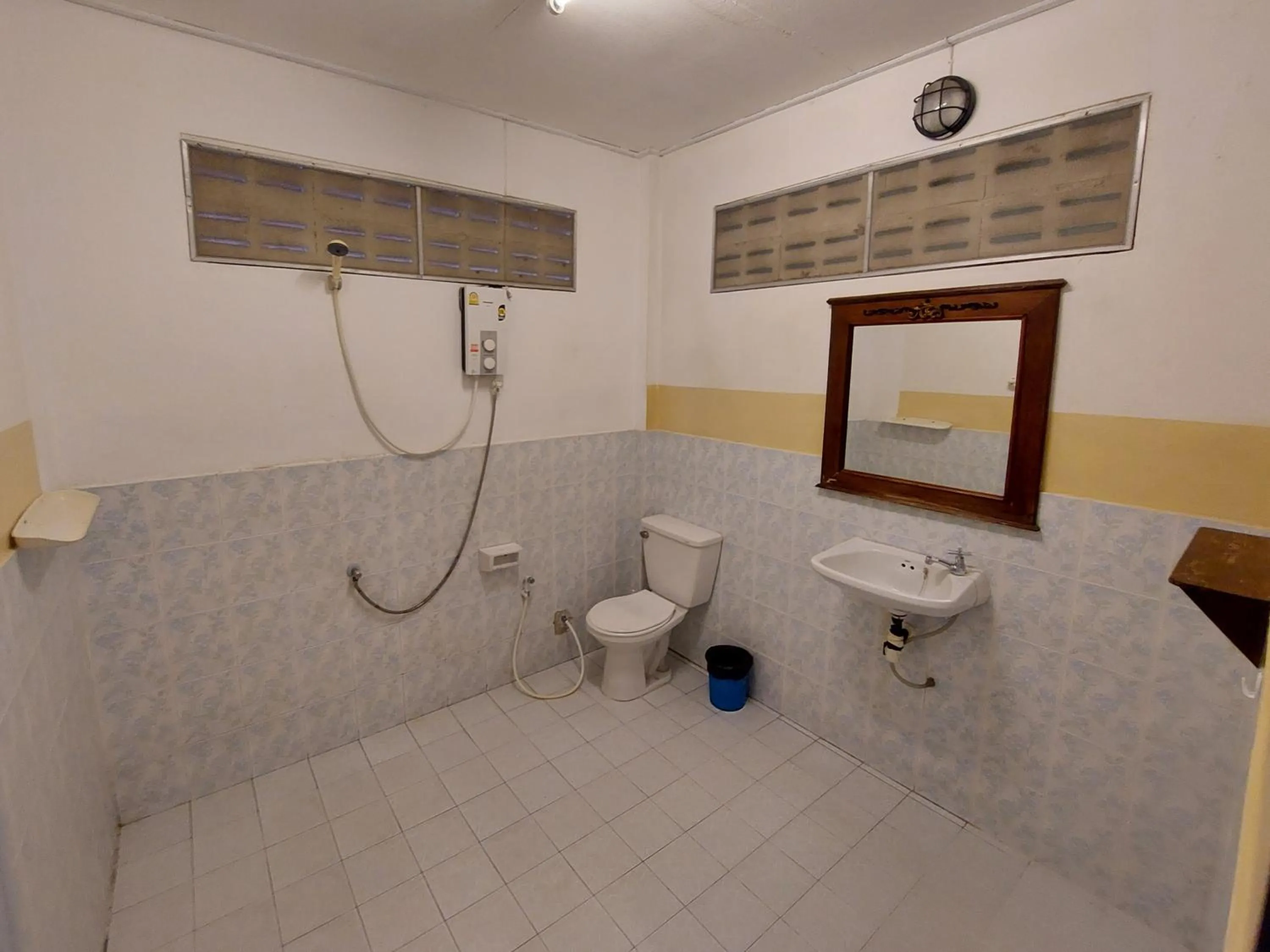 Shower in Fullmoon House Samui