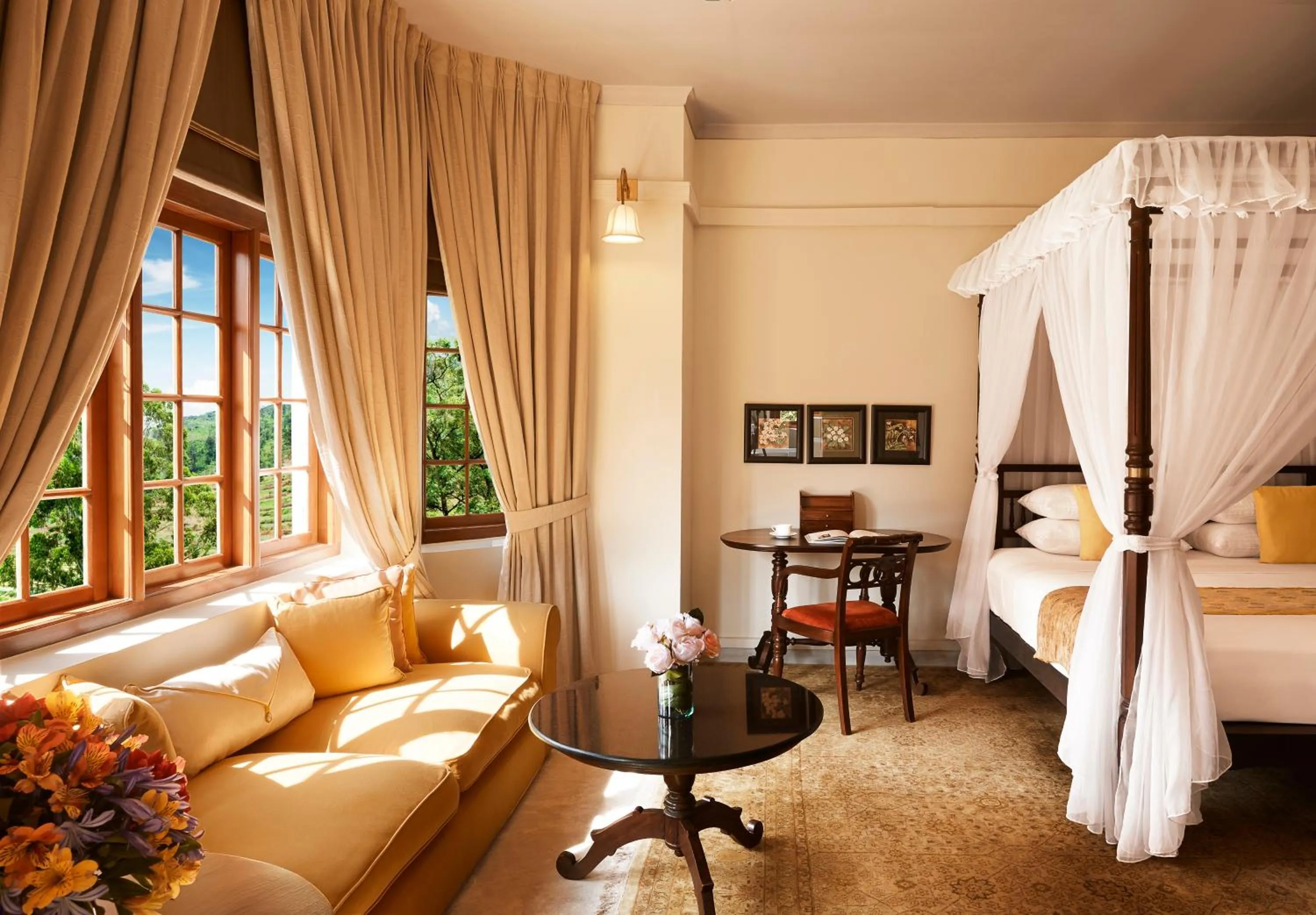 Seating area, Bed in Jetwing Warwick Gardens