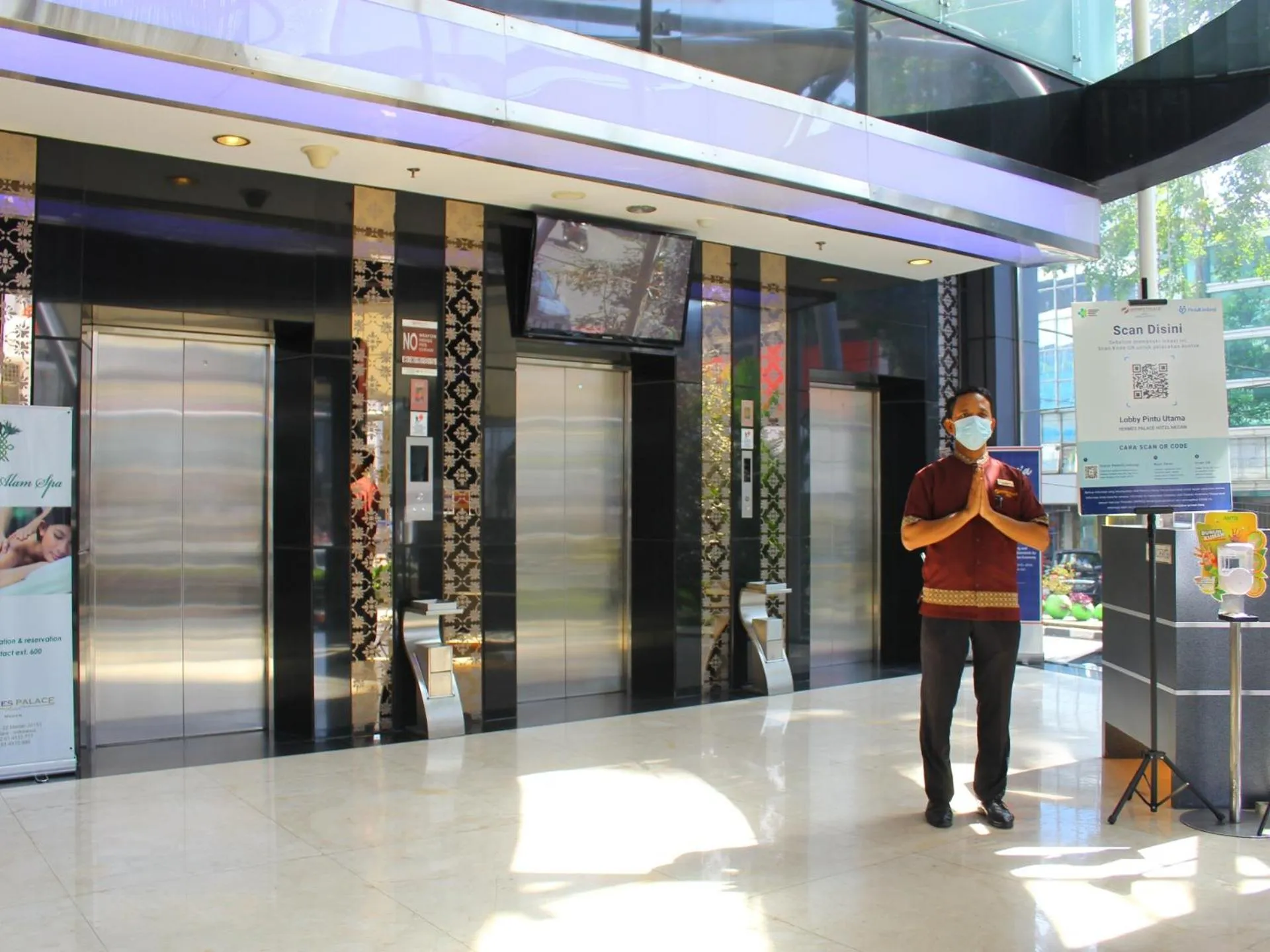 Lobby or reception in Hermes Palace Hotel Medan