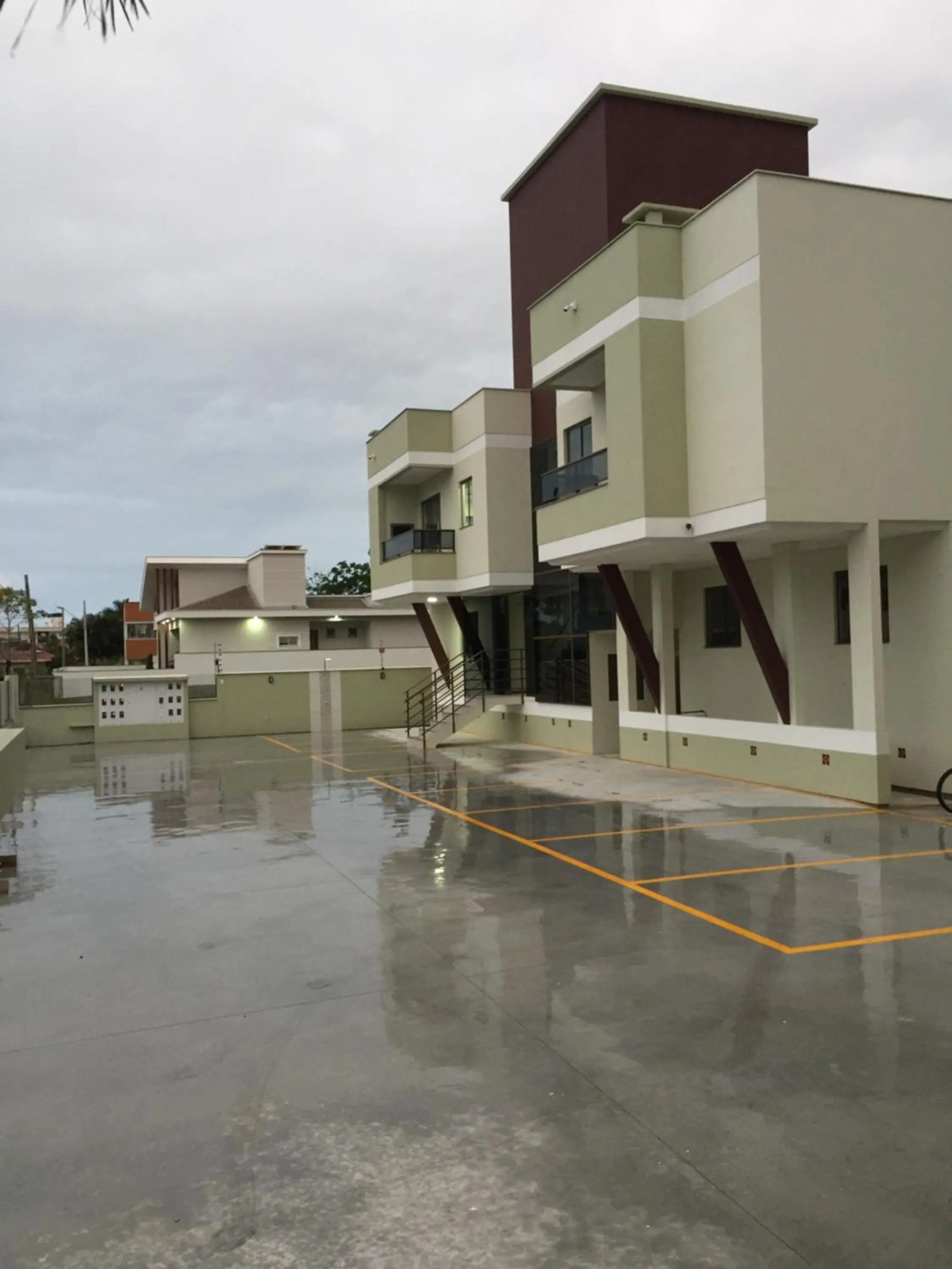Facade/entrance in Canto dos Pássaros Flat - Canasvieiras
