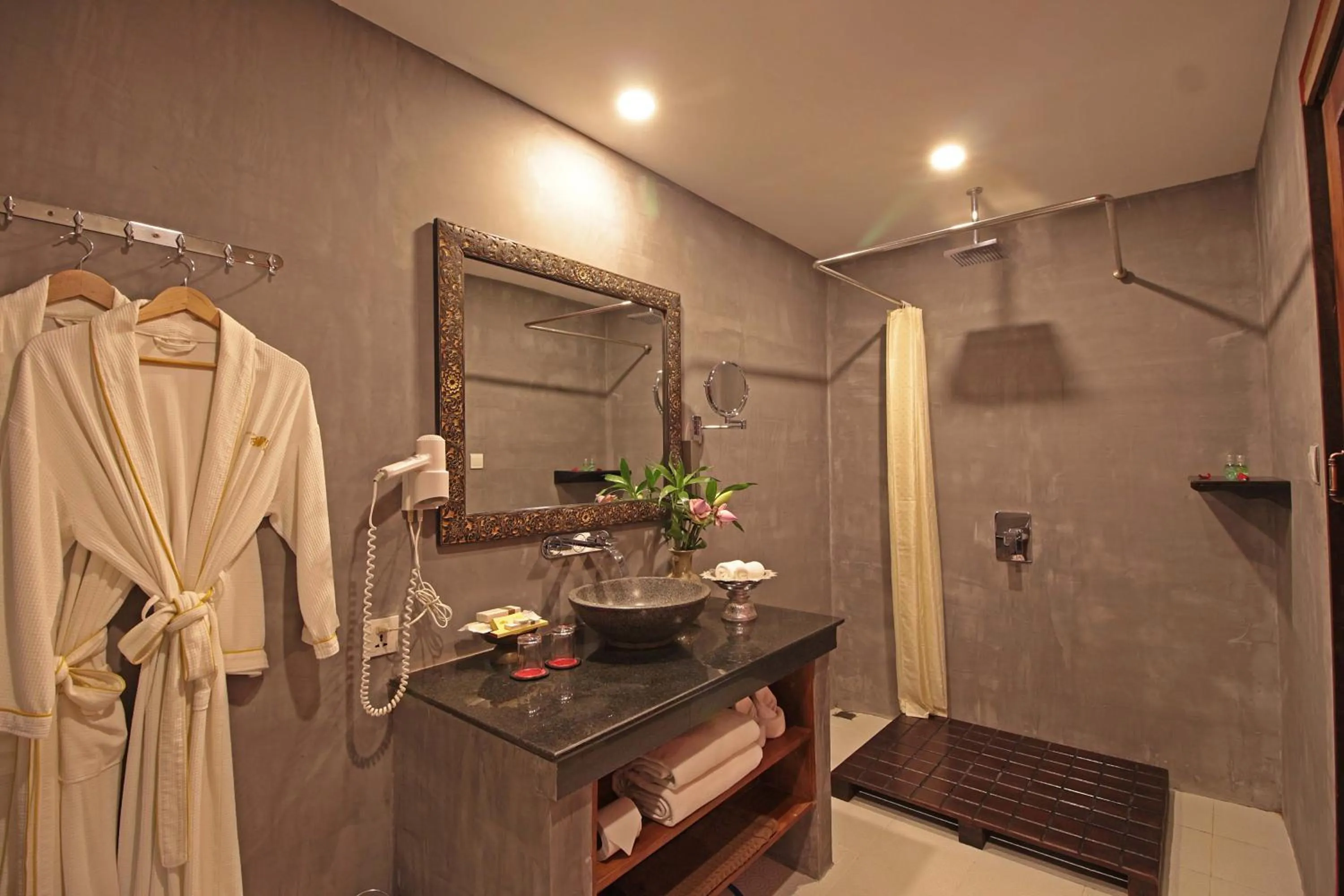 Bathroom in Golden Temple Hotel