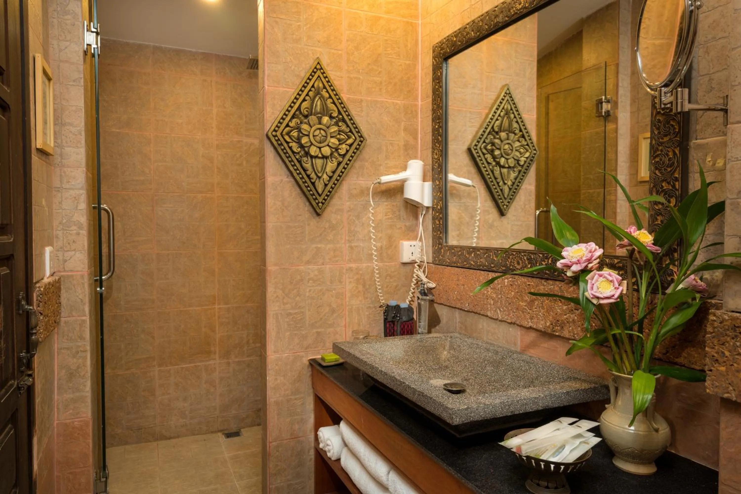 Bathroom in Golden Temple Hotel