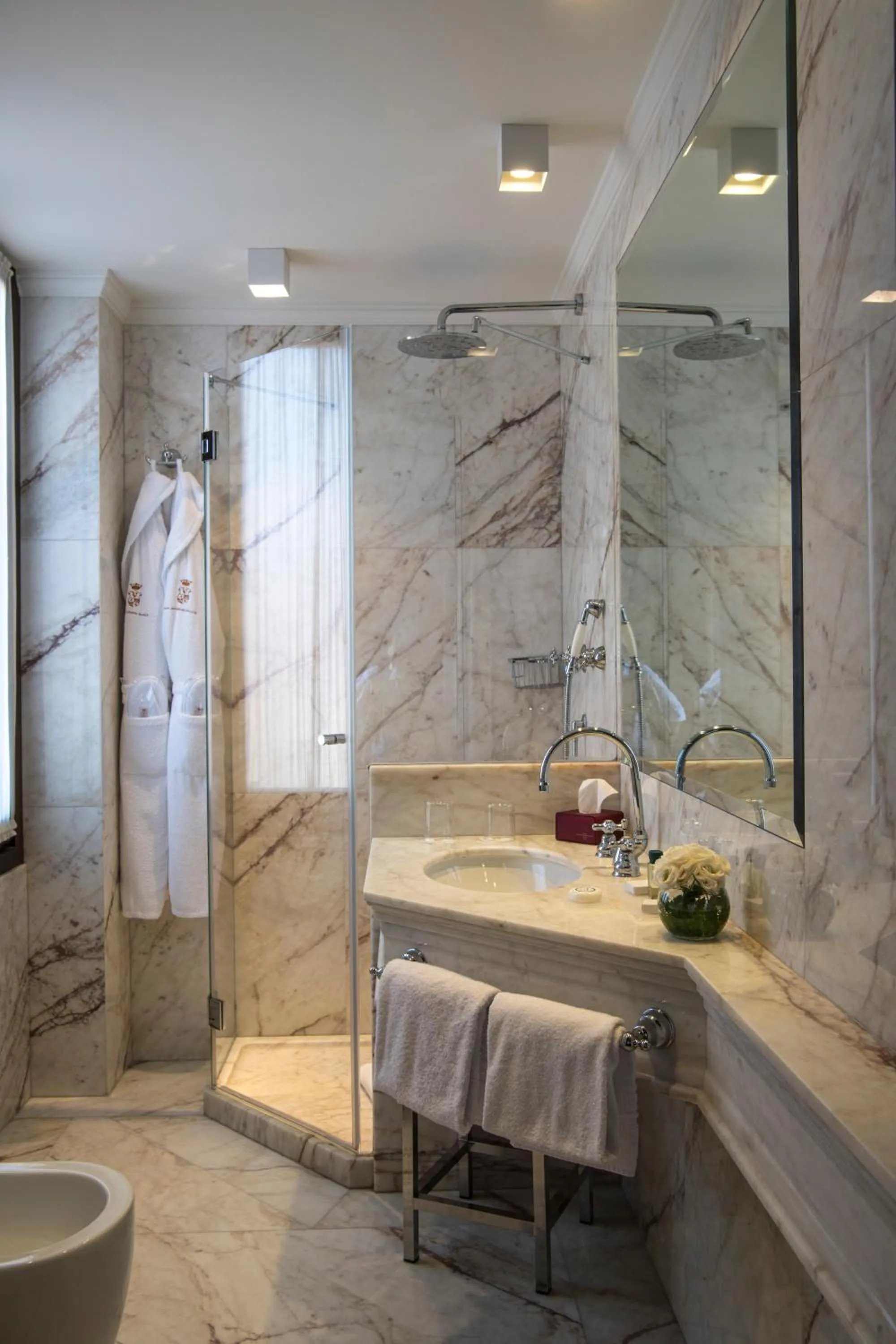 Shower in Hotel Nani Mocenigo Palace