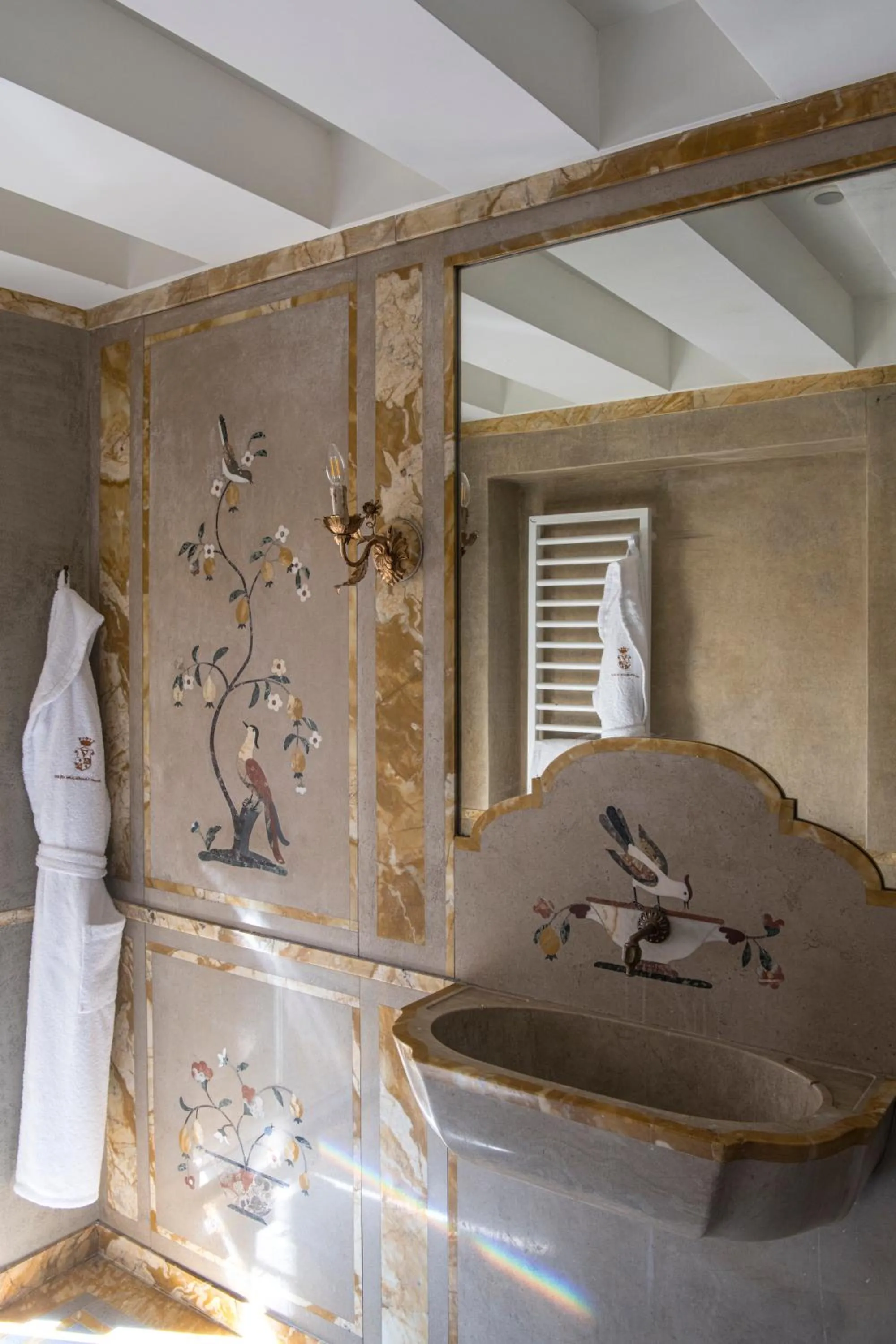 Bathroom in Hotel Nani Mocenigo Palace