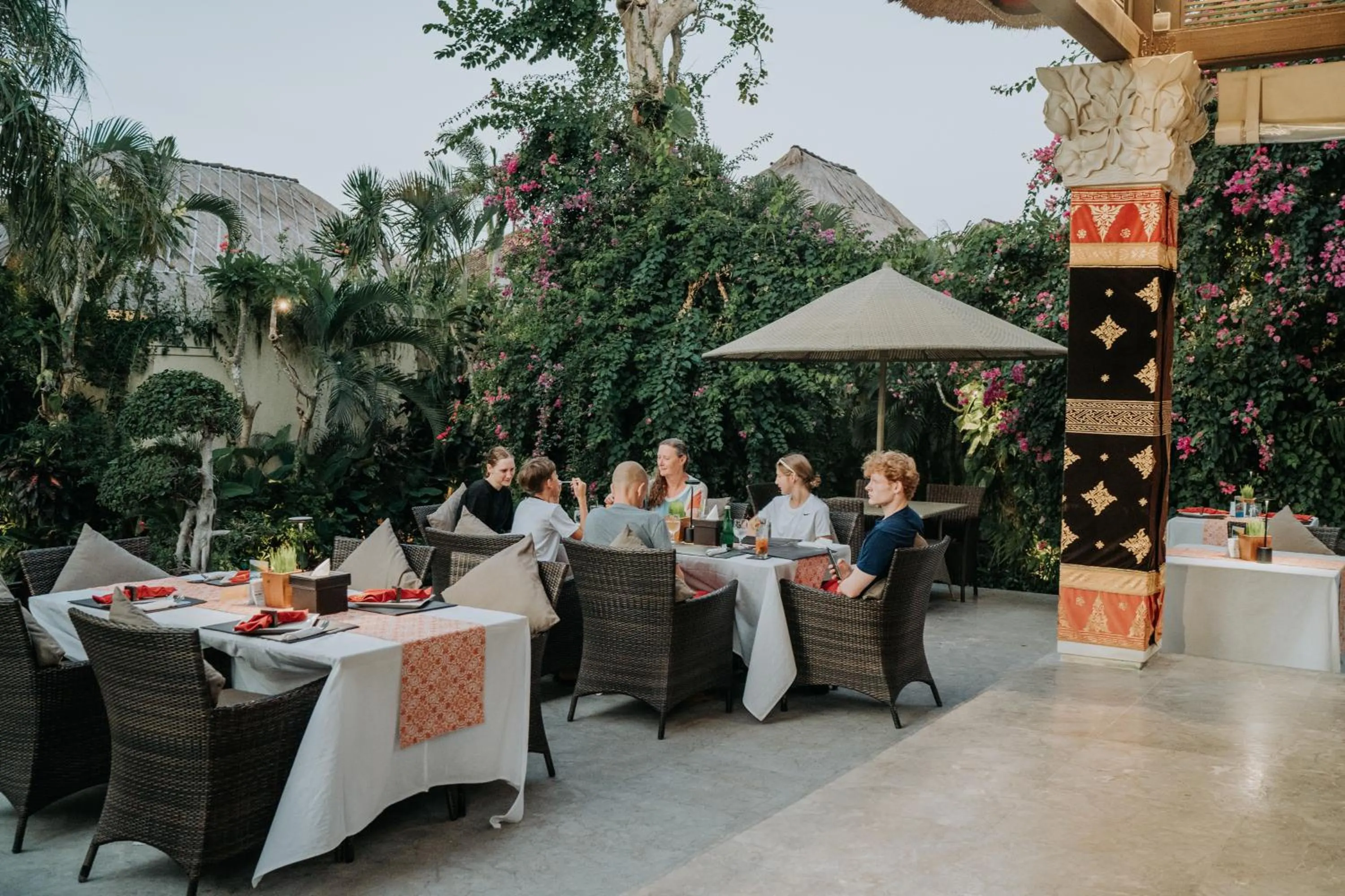 Restaurant/places to eat in Mahagiri Villas Sanur