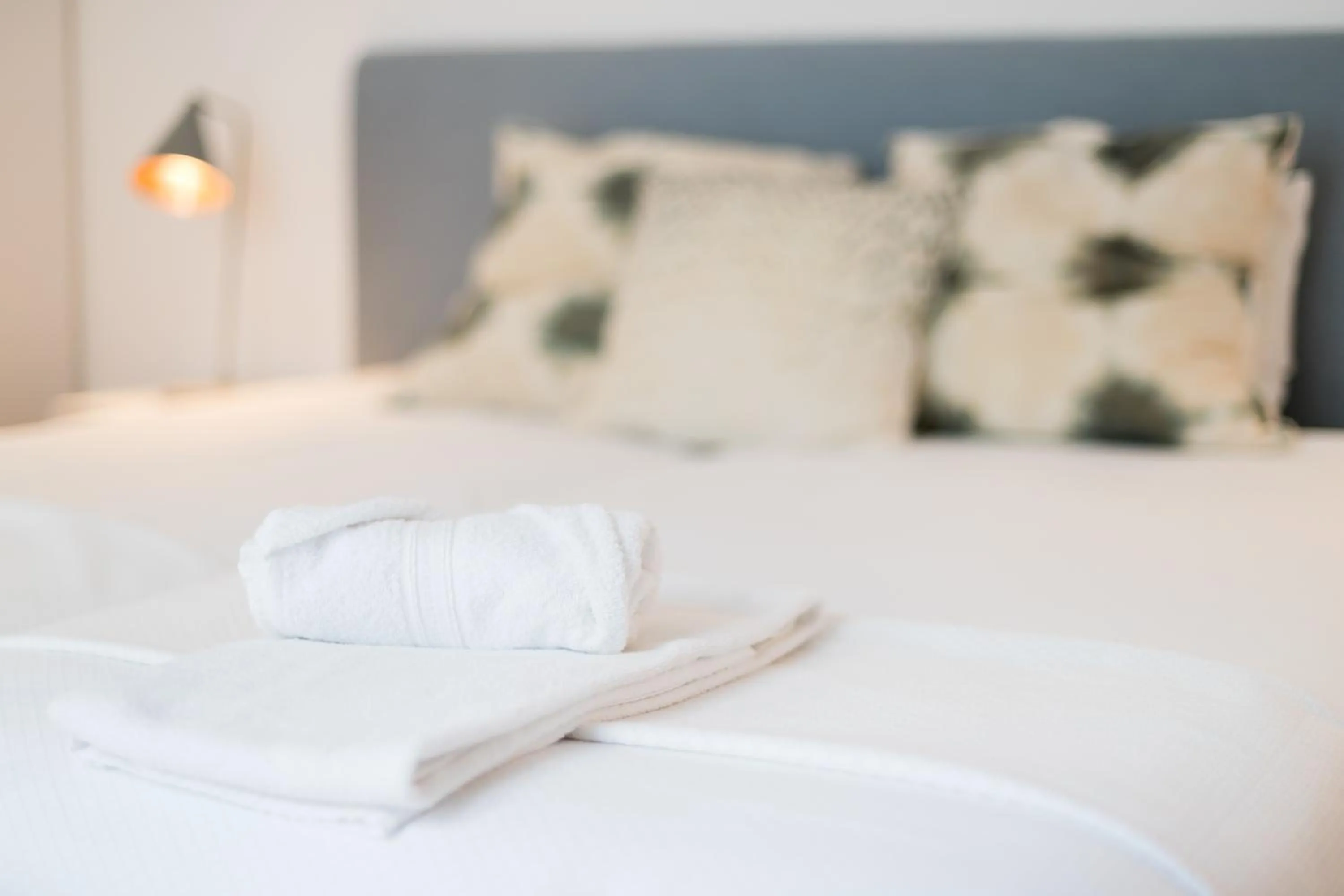 Bedroom, Bed in Chiado Cozy Apartments - by LU Holidays