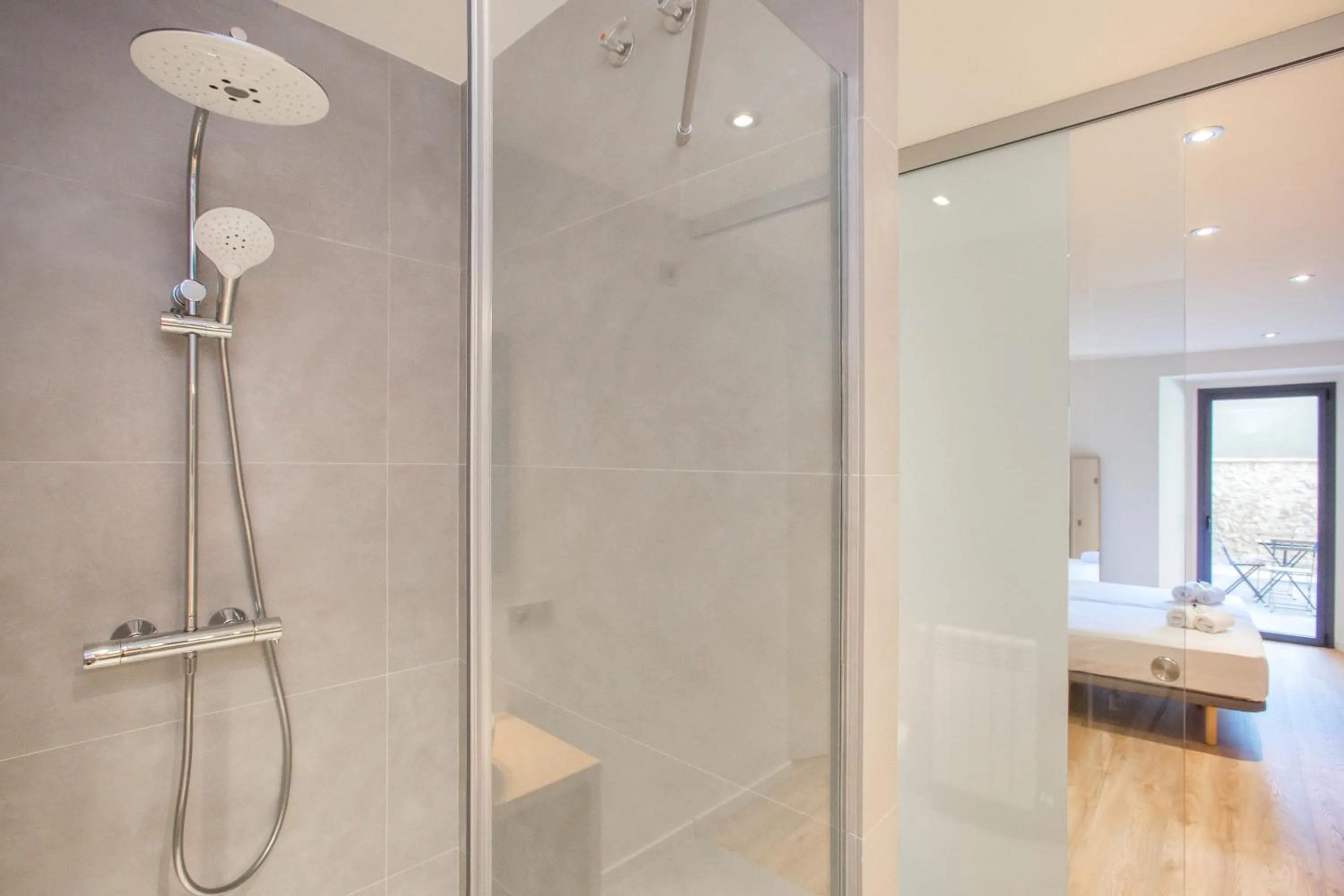 Shower in Flateli Plaça Catalunya 1-2