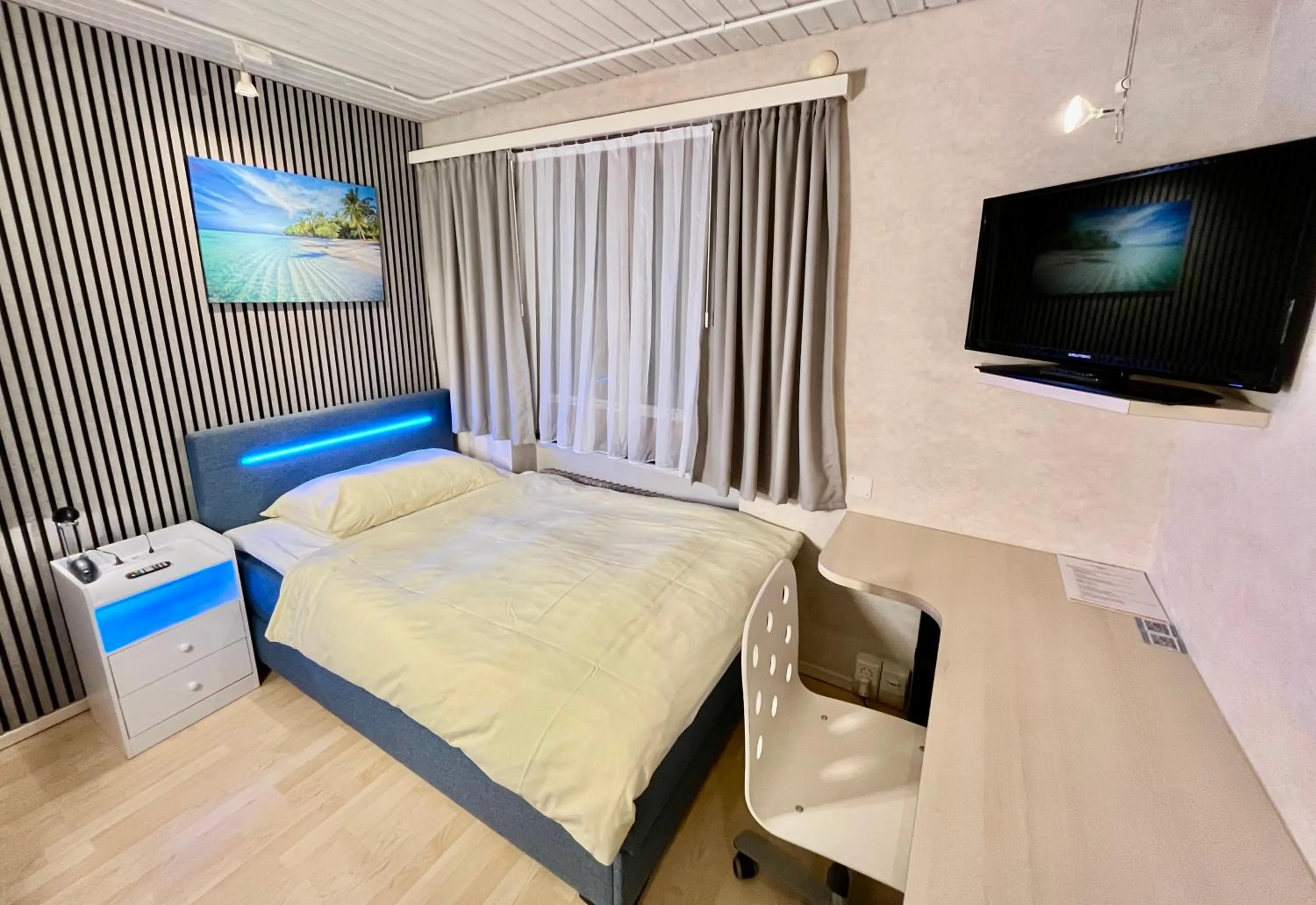 Photo of the whole room, Bed in Seiler's Hotel