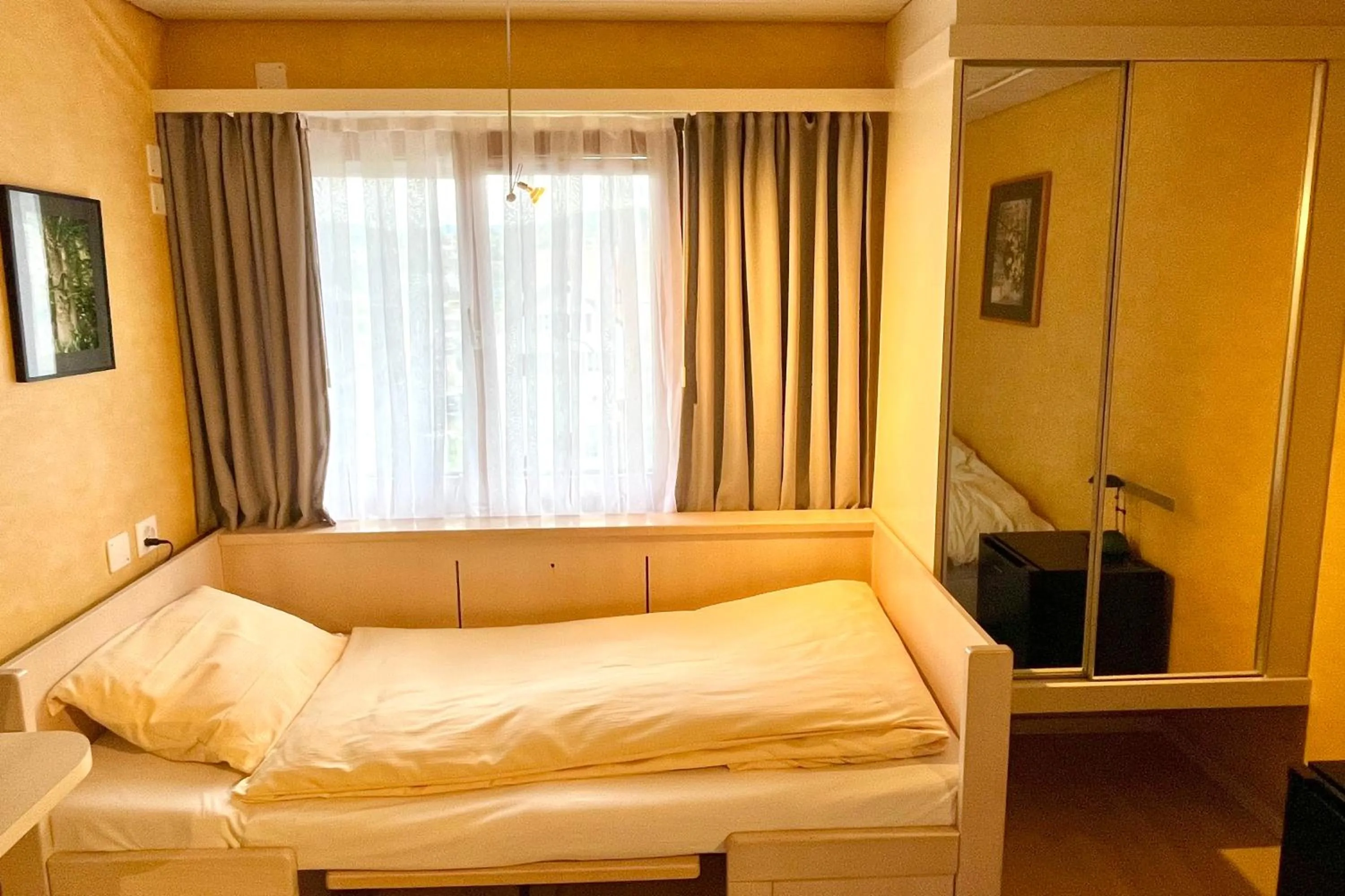 Photo of the whole room, Bed in Seiler's Hotel