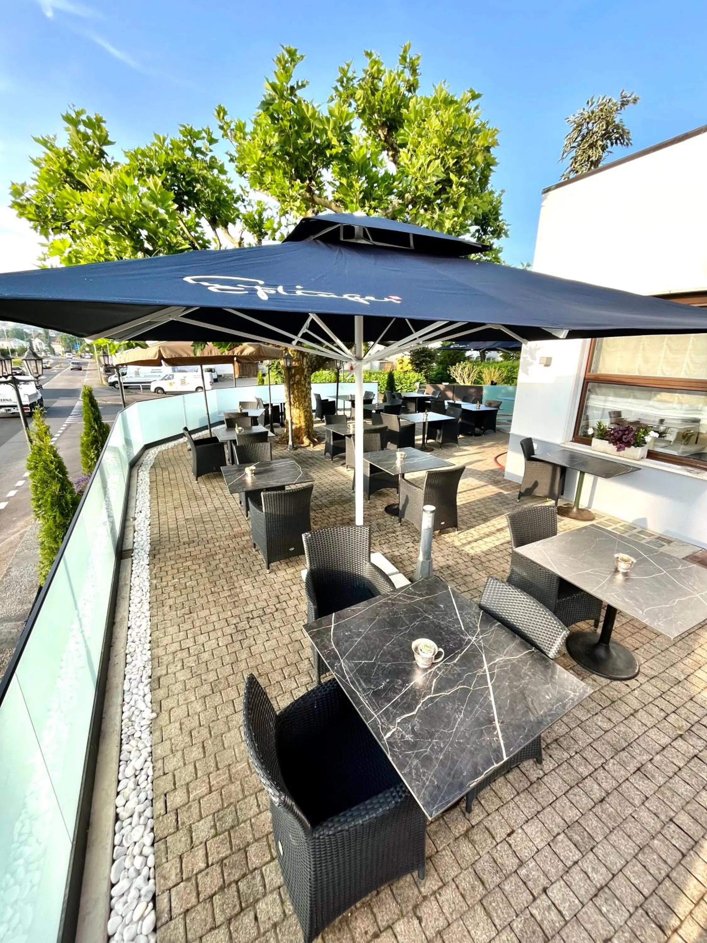 Restaurant/places to eat in Seiler's Hotel