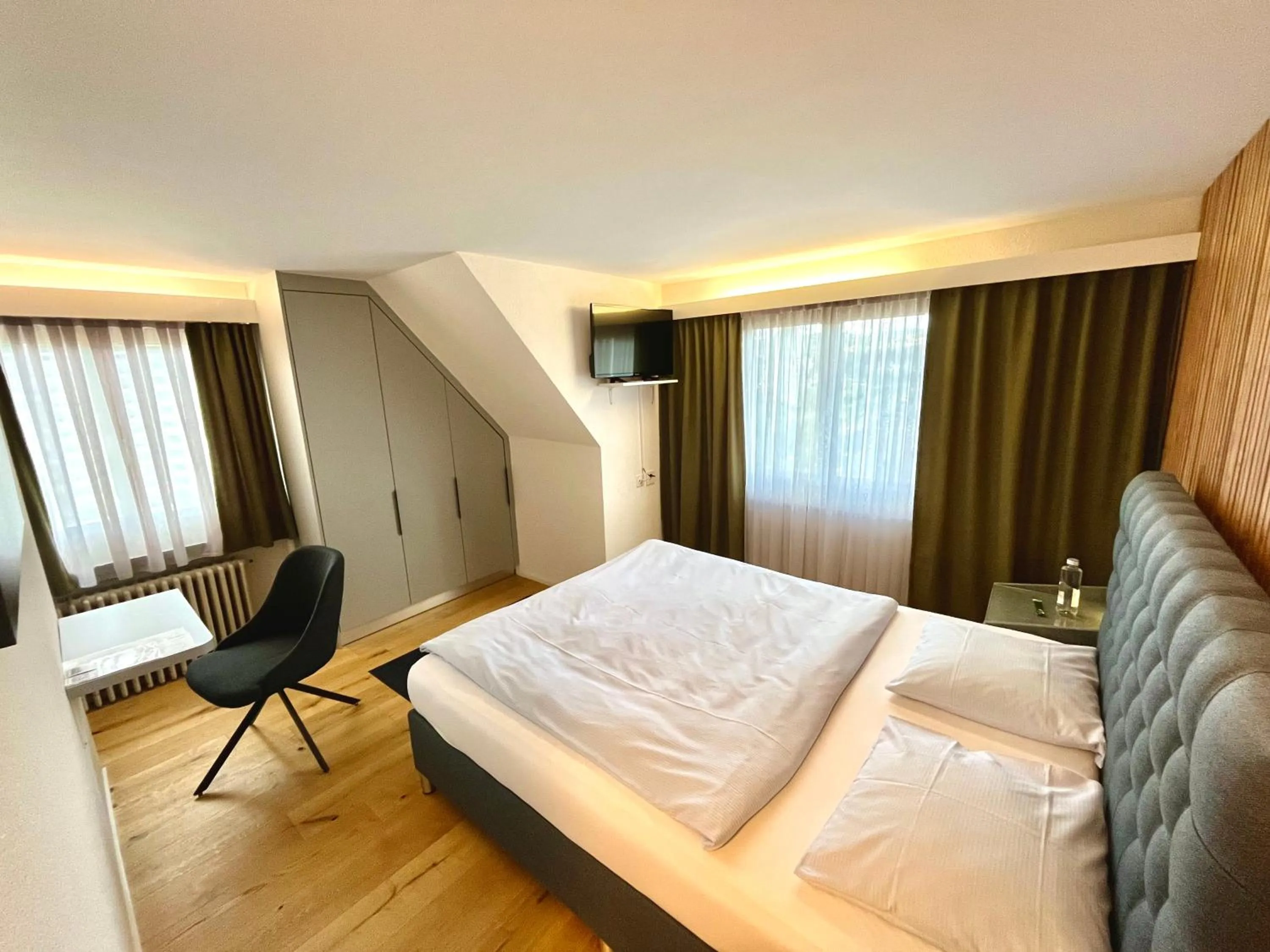 Bedroom, Bed in Seiler's Hotel