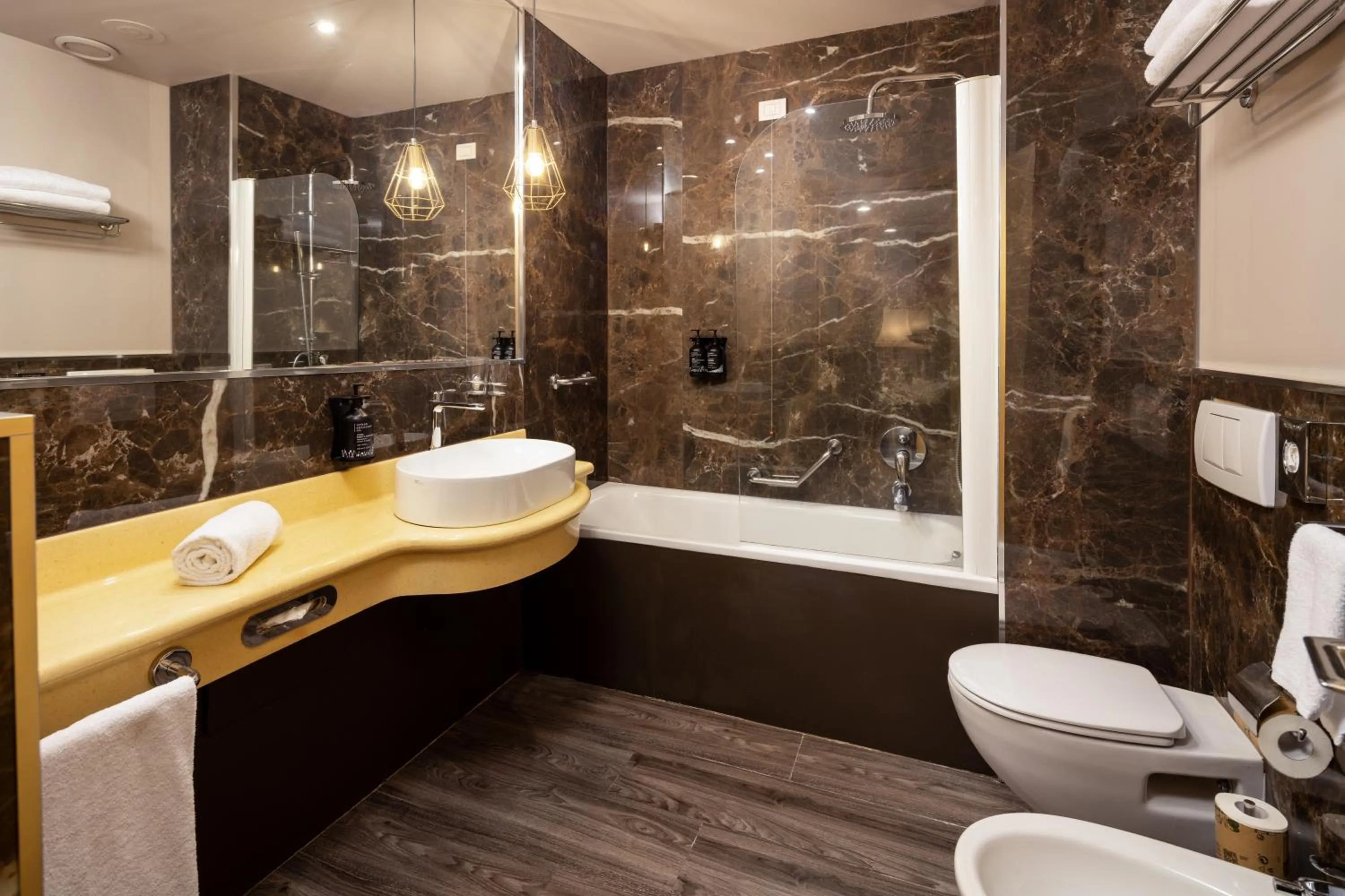 Bathroom in Holiday Inn Milan Garibaldi Station by IHG