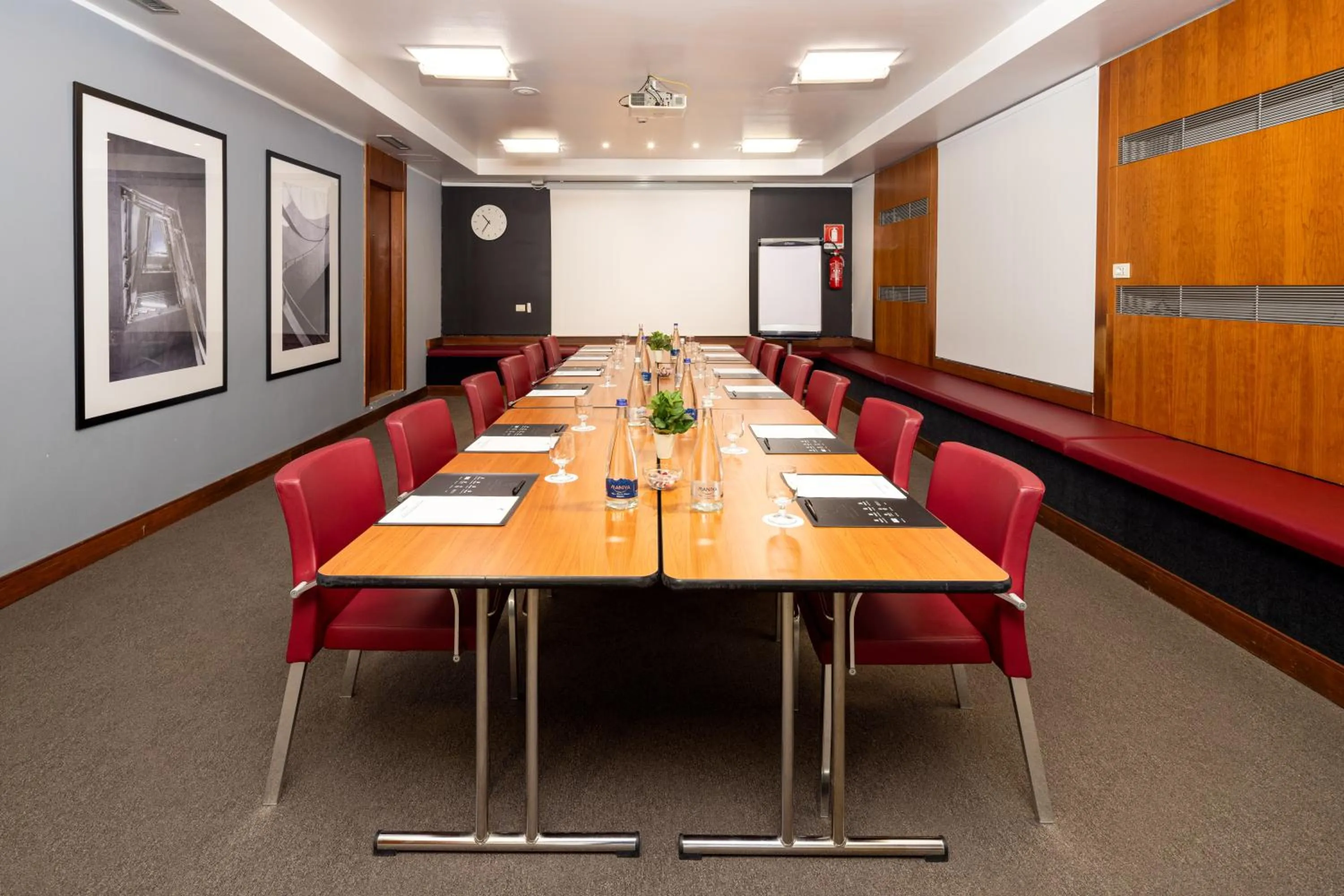 Meeting/conference room in Holiday Inn Milan Garibaldi Station by IHG