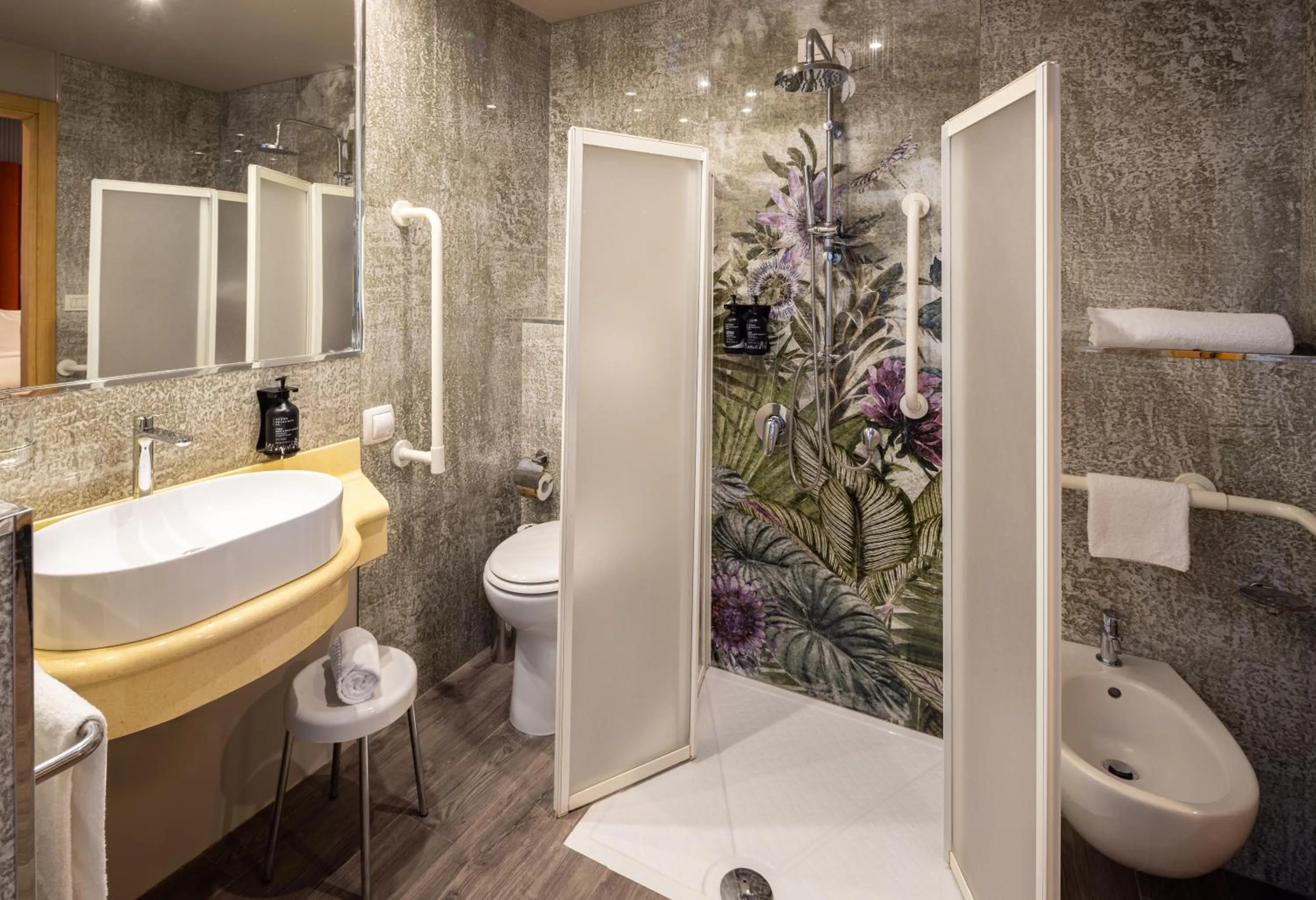 Bathroom in Holiday Inn Milan Garibaldi Station by IHG