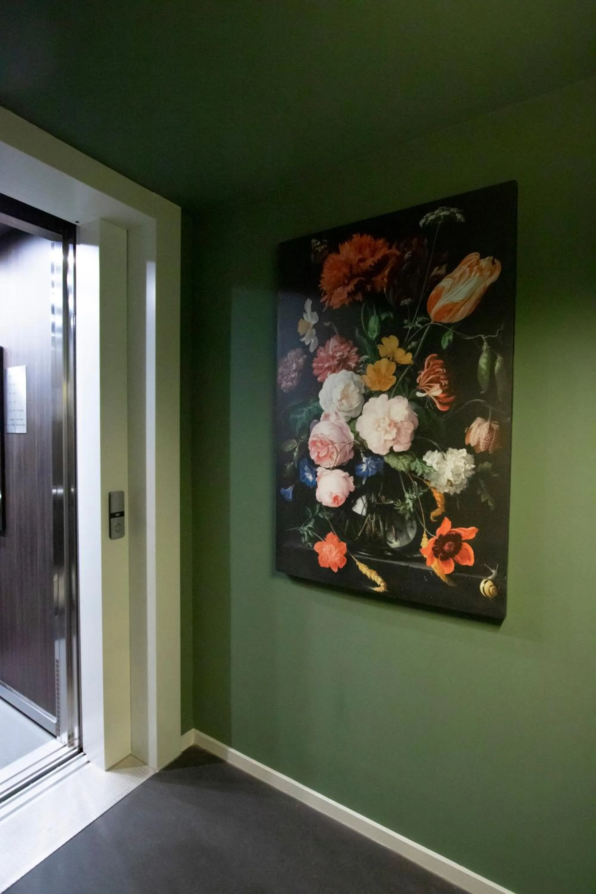 elevator in Hapimag Apartments Amsterdam