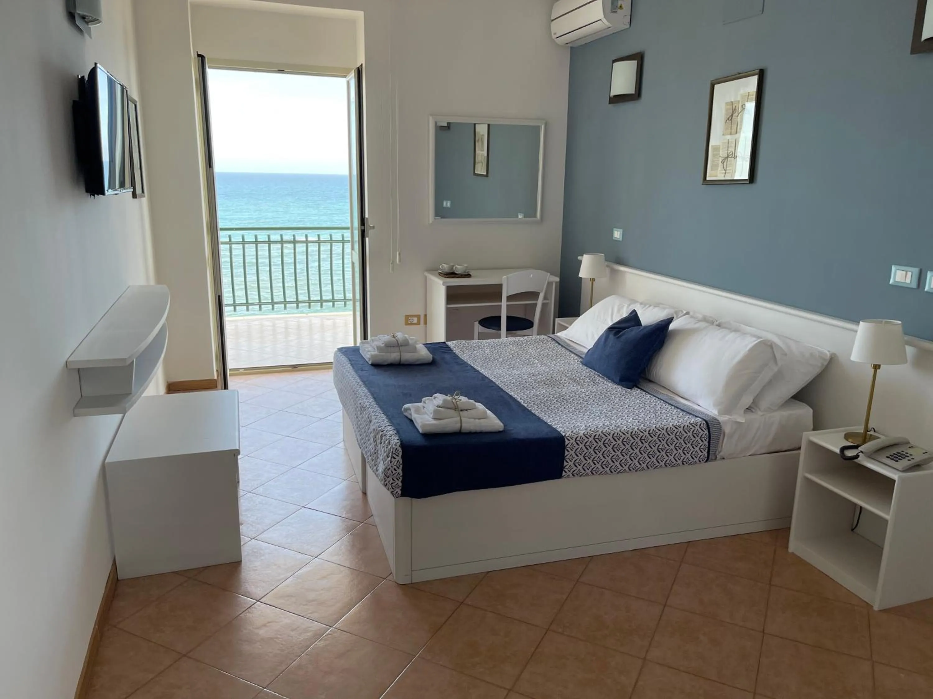 Gatto Bianco Casalabate