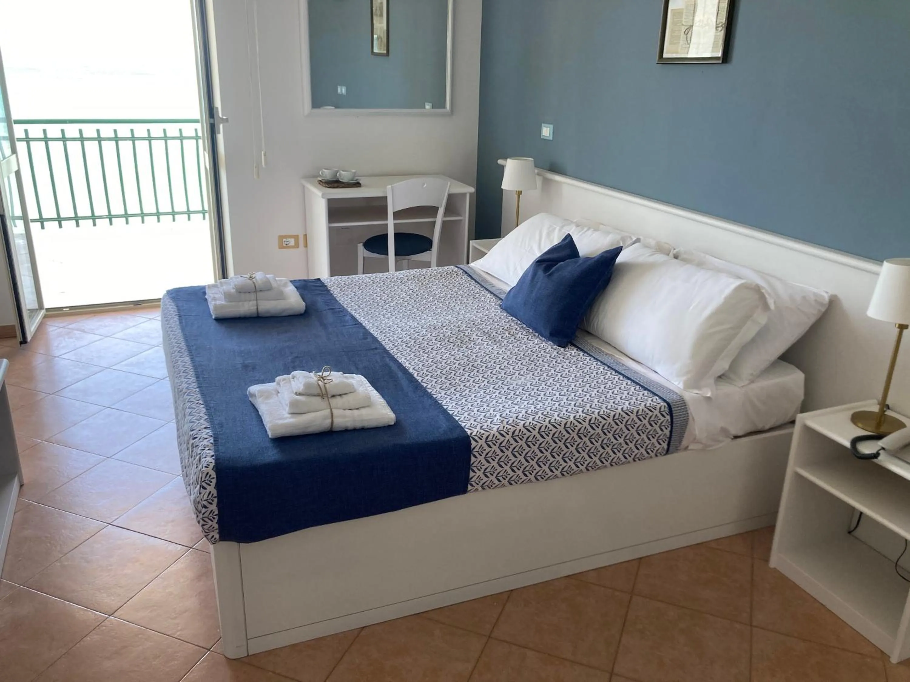 Gatto Bianco Casalabate