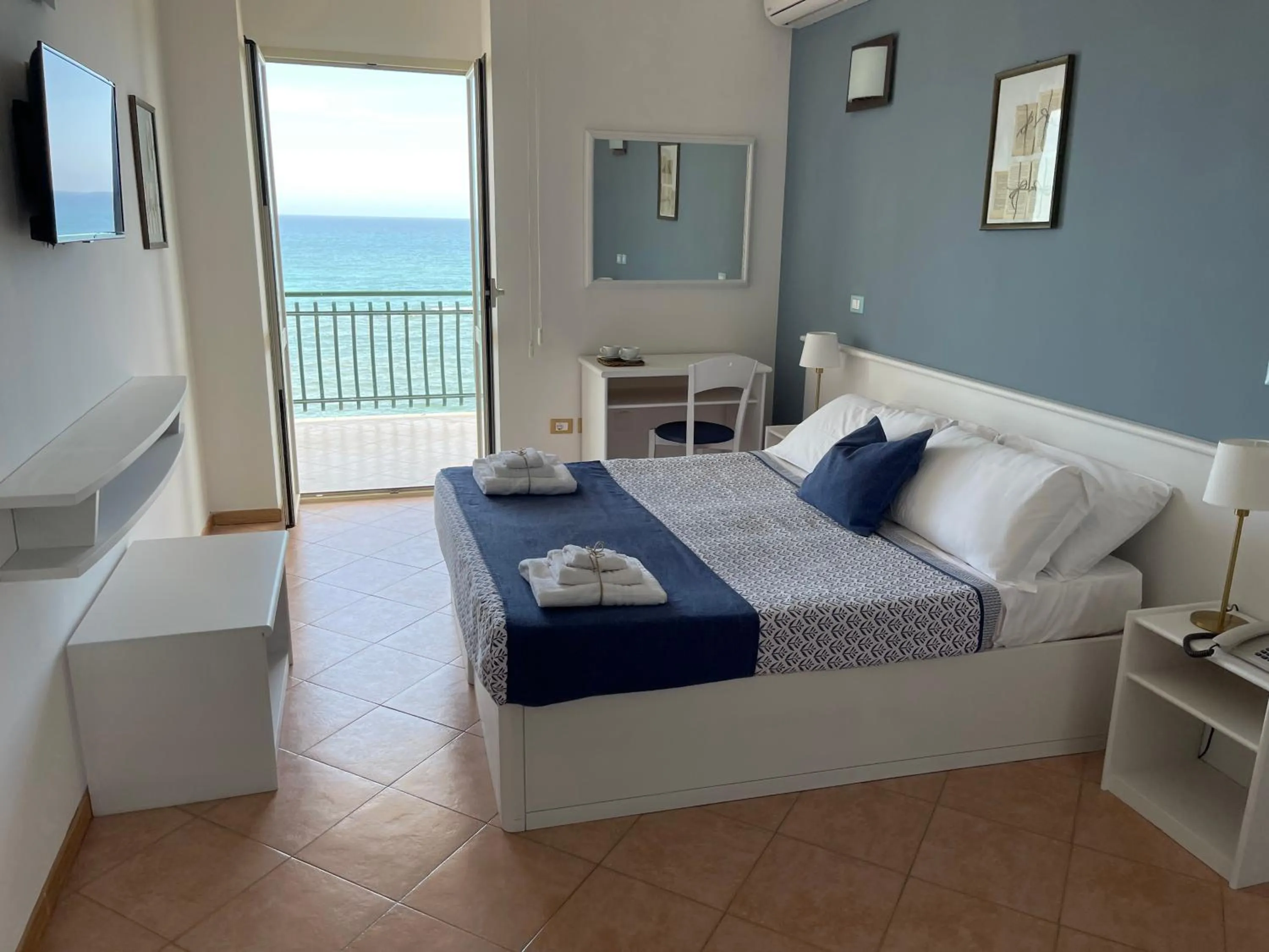 Gatto Bianco Casalabate