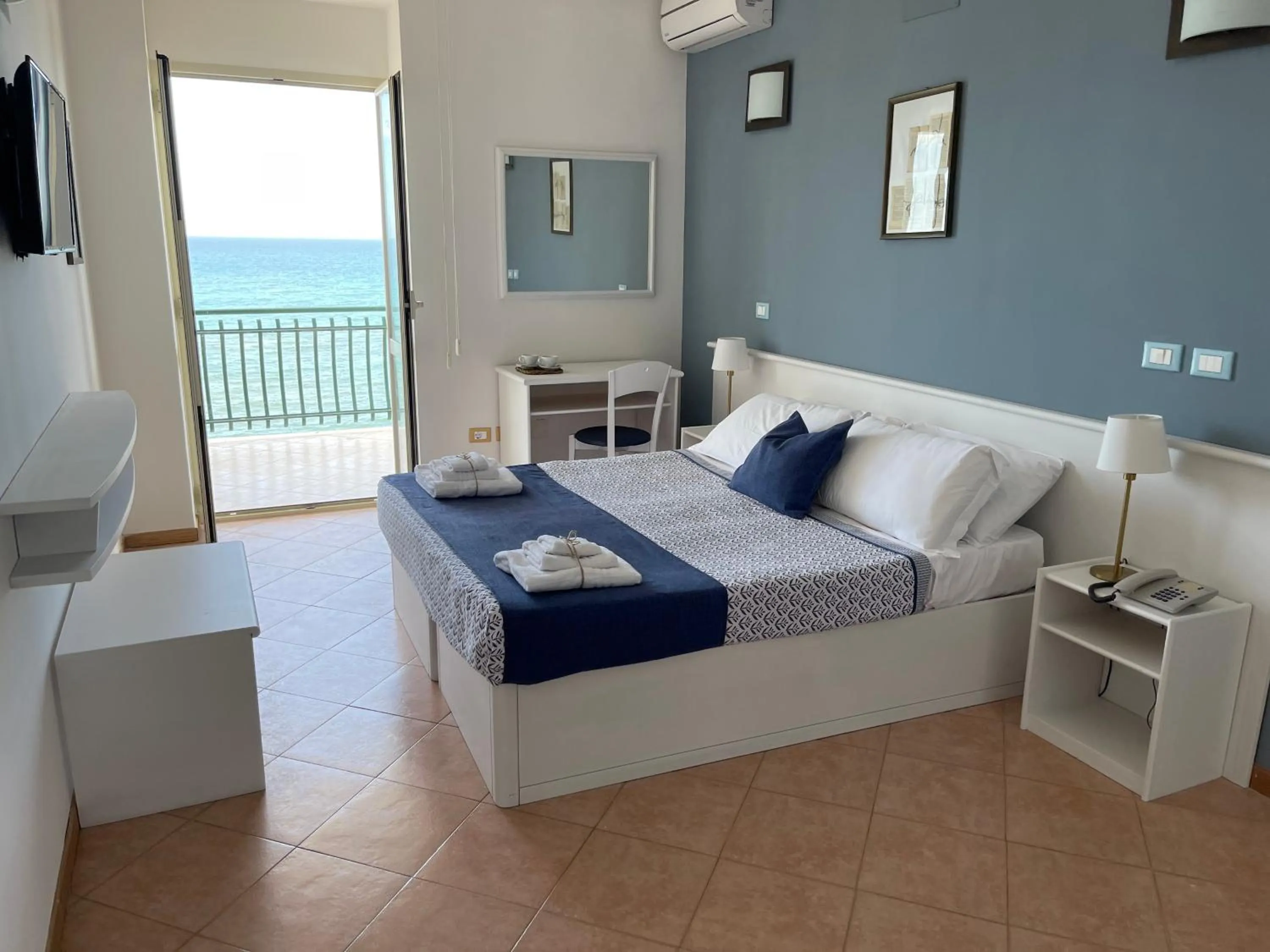 Gatto Bianco Casalabate