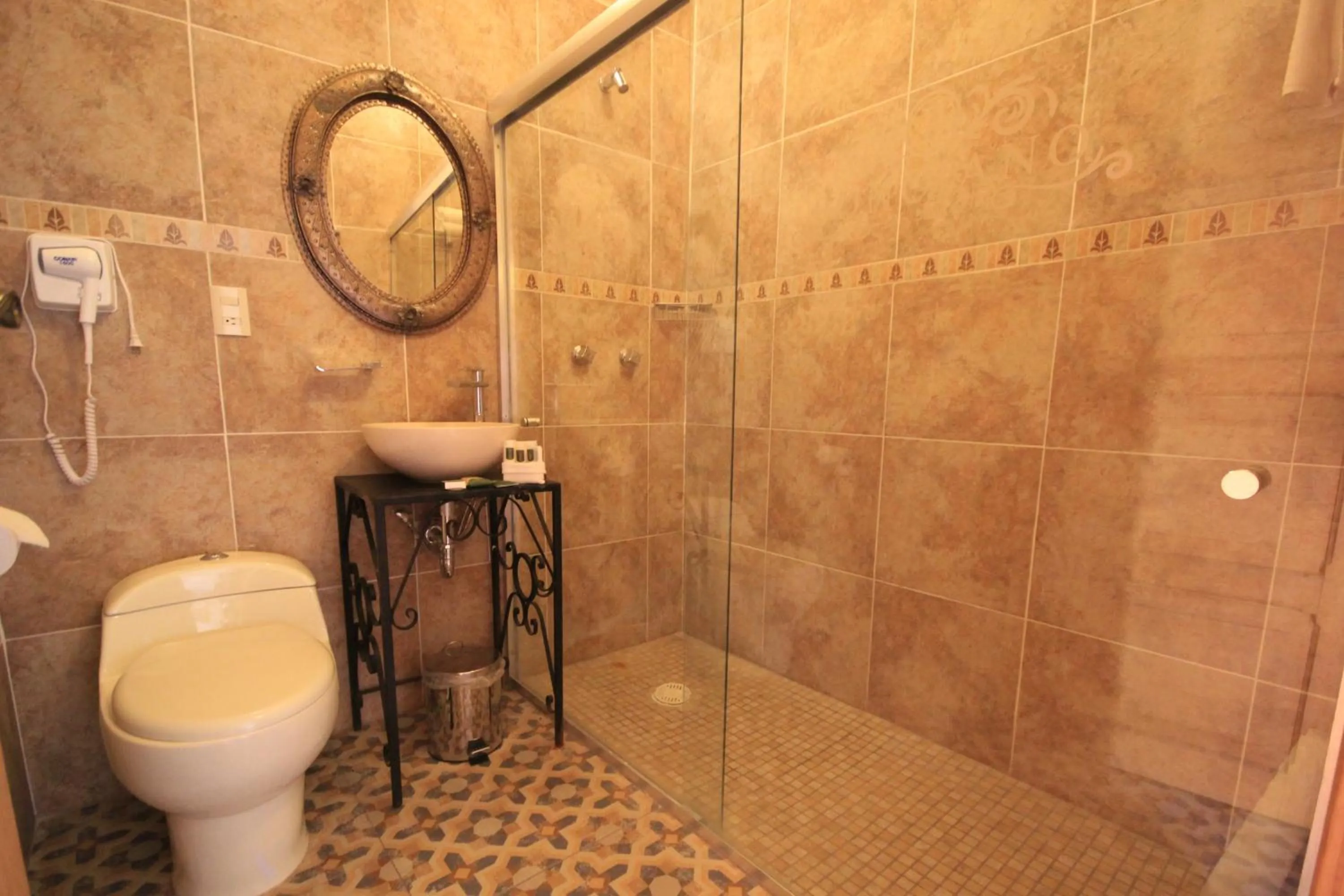 Shower in Hotel Boutique Ponciano