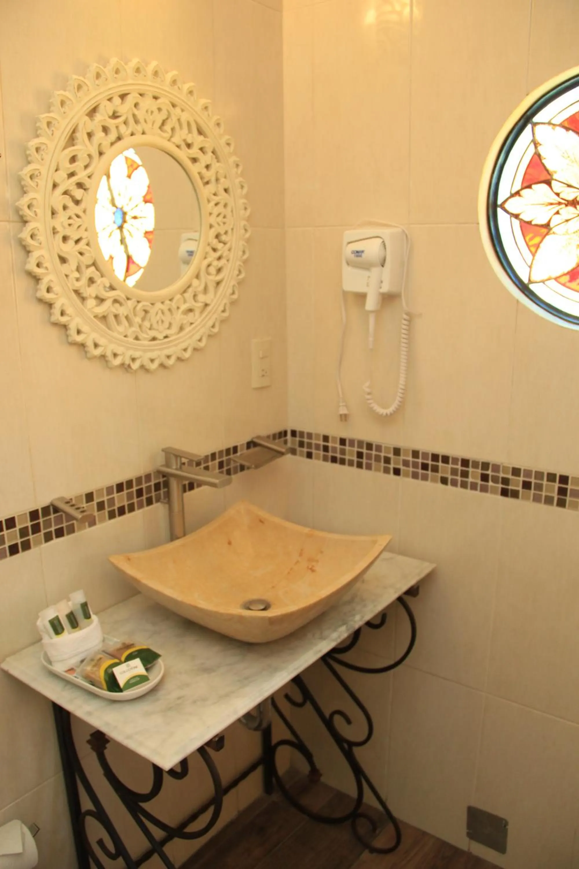 Toilet in Hotel Boutique Ponciano